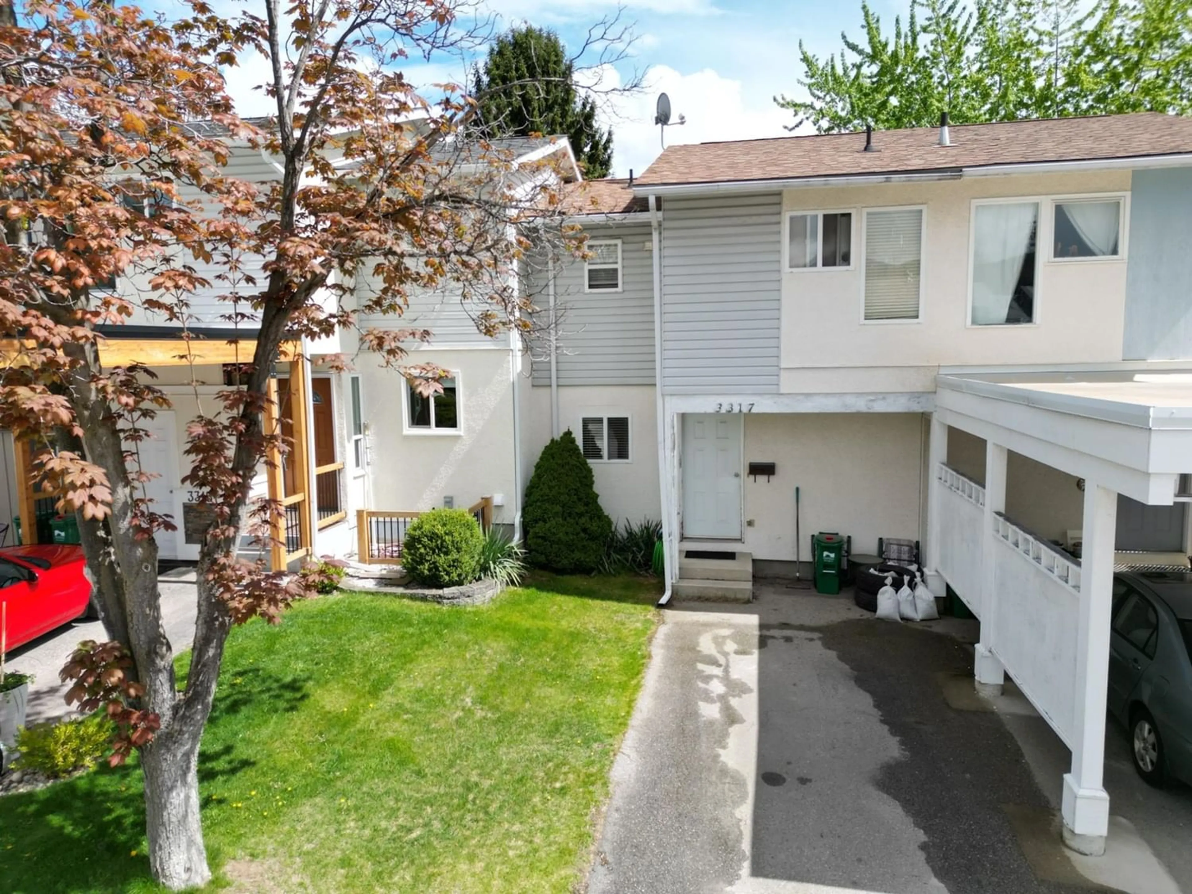 A pic from exterior of the house or condo for 3317 LAUREL CRESCENT, Trail British Columbia V1R4M6