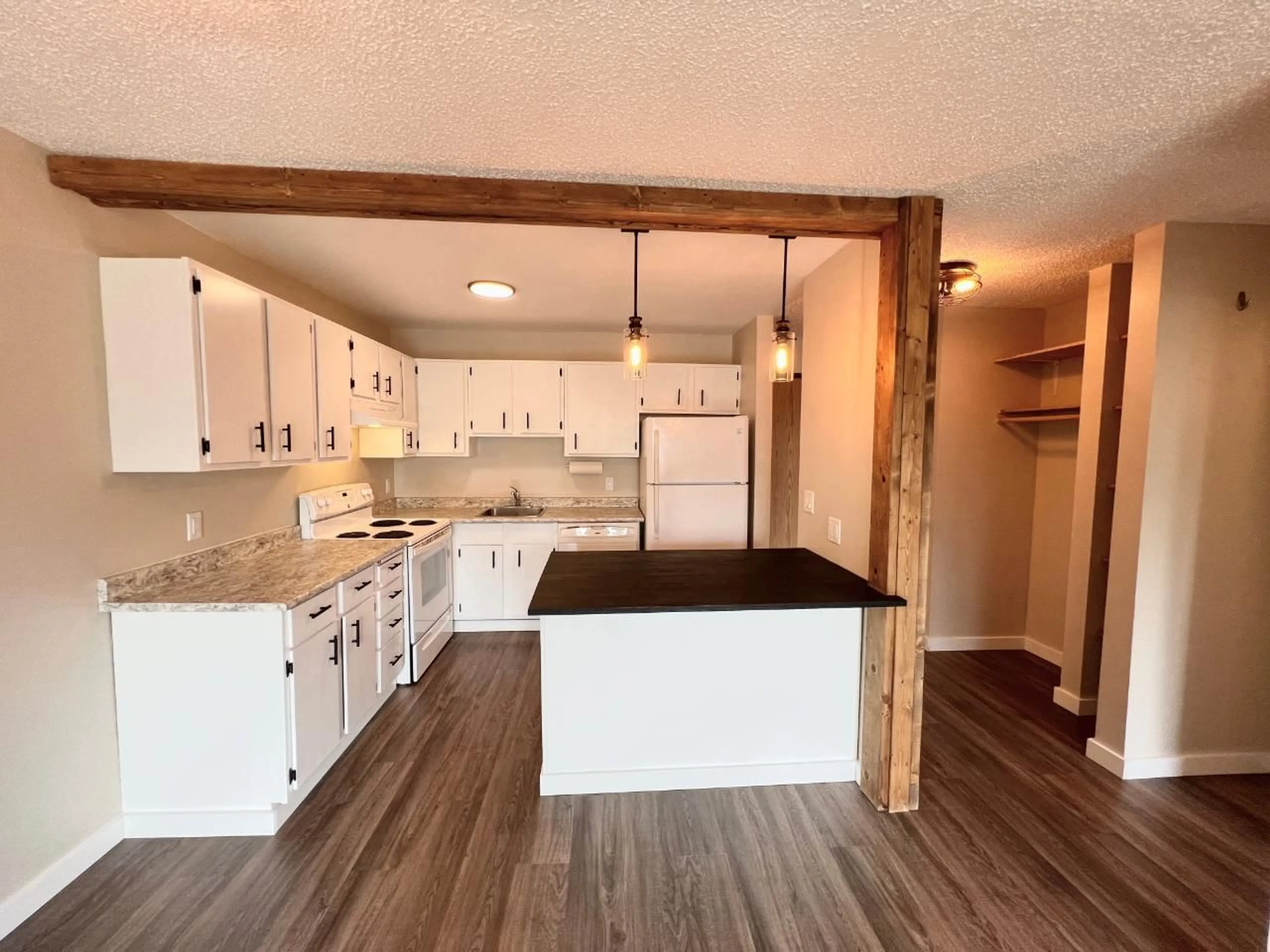 Kitchen for 205 - 1510 NICKLEPLATE ROAD, Rossland British Columbia V0G1Y0