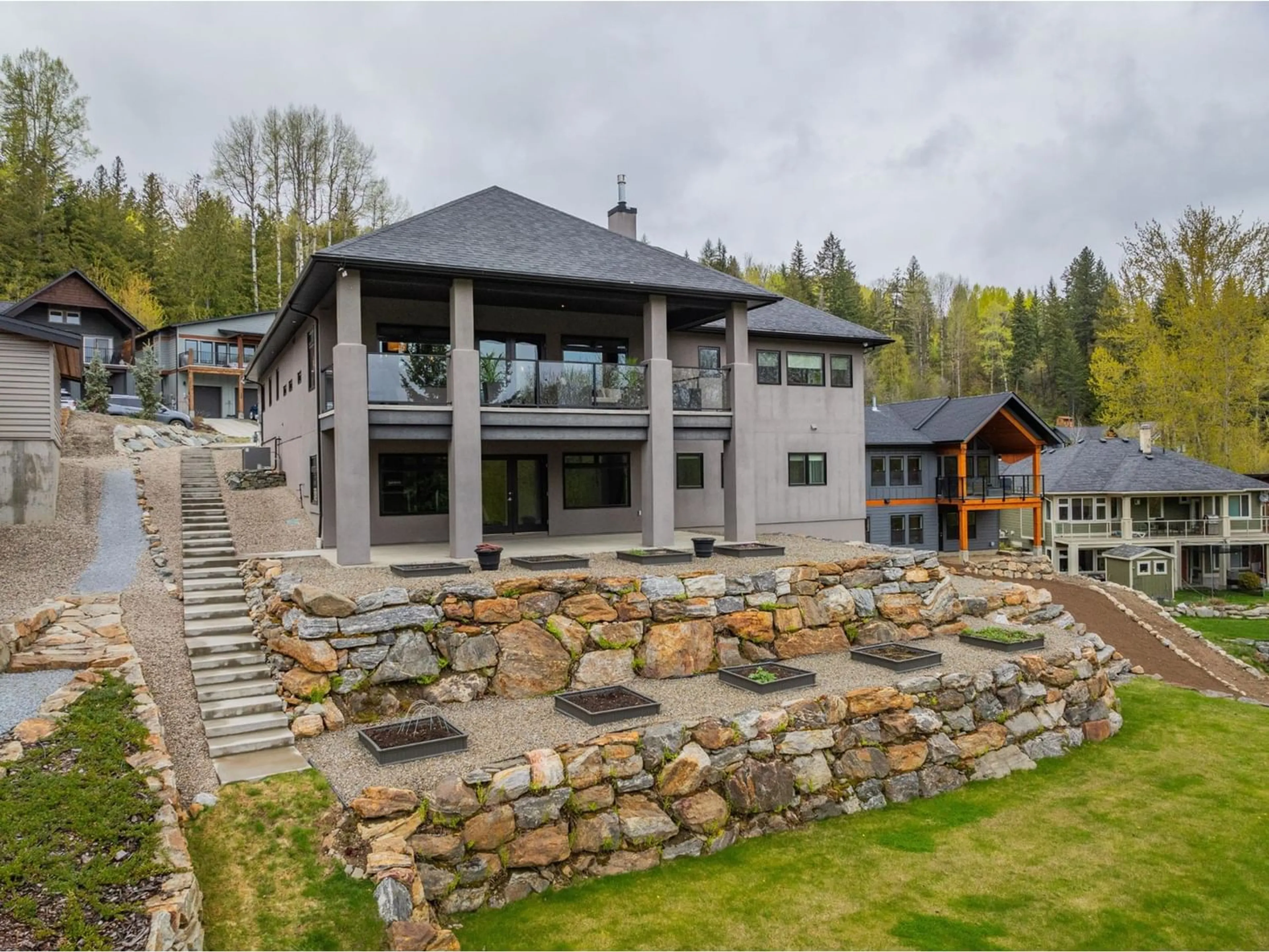 Outside view for 735 REDSTONE DRIVE, Rossland British Columbia V0G1Y0