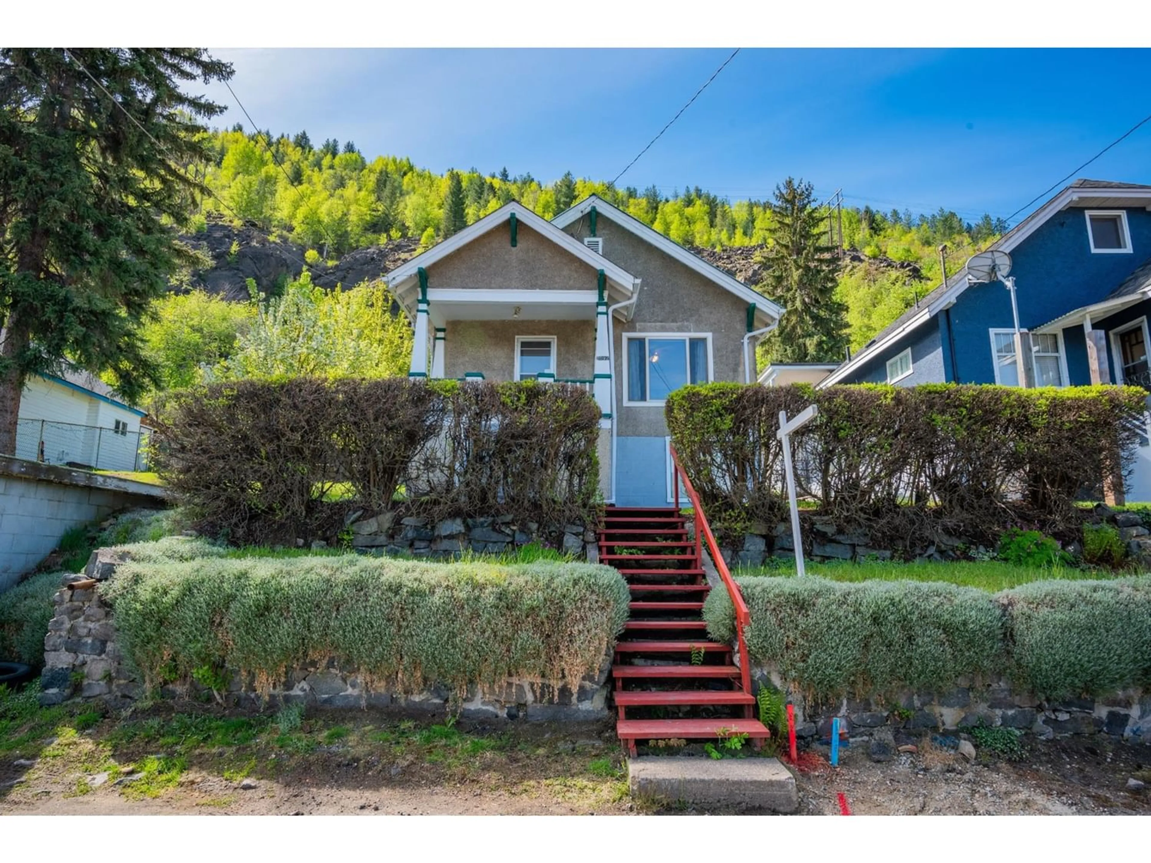 Cottage for 2092 DANIEL STREET, Trail British Columbia V1R4G9