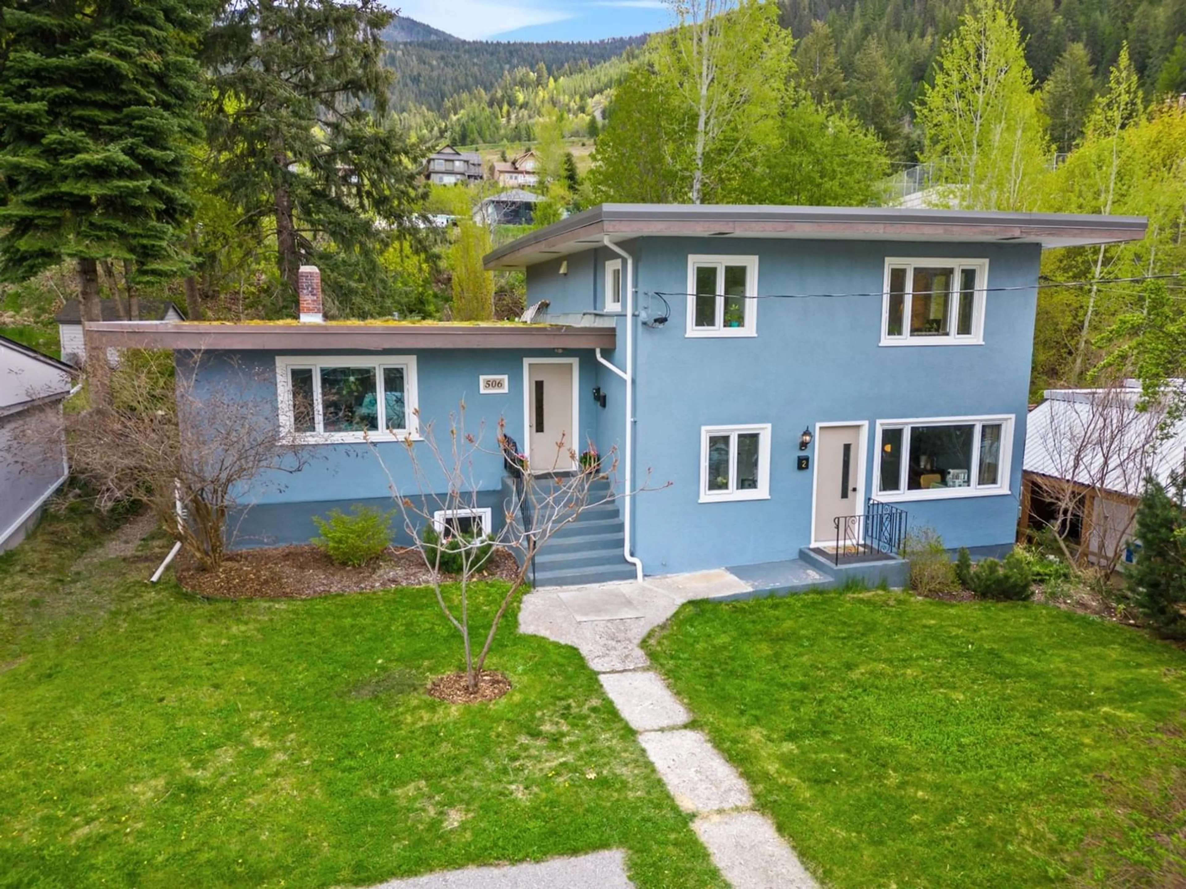 Frontside or backside of a home for 506 SEVENTH STREET, Nelson British Columbia V1L2Z6