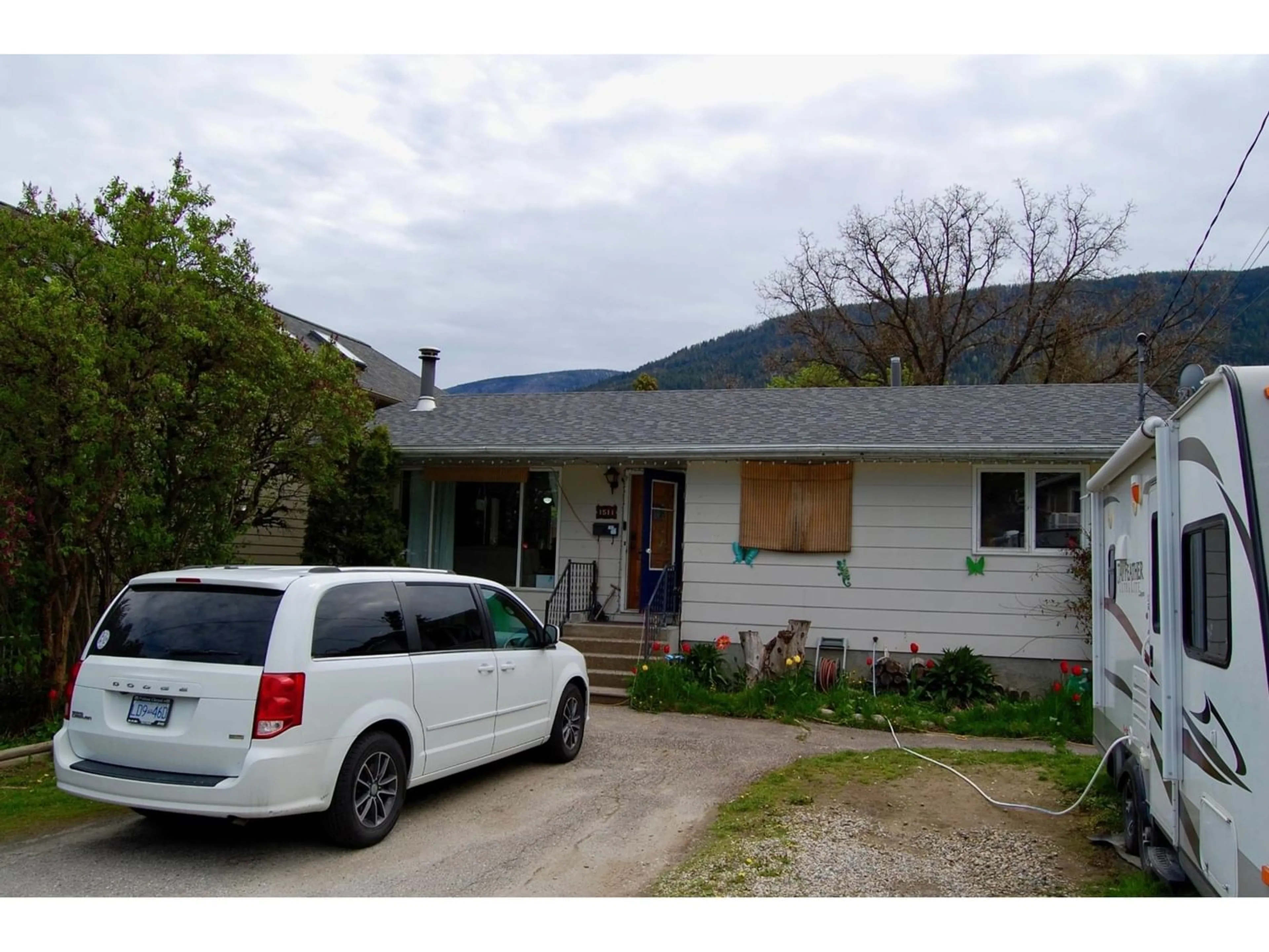 Frontside or backside of a home for 1511 ROBERTSON AVENUE, Nelson British Columbia V1L1C5
