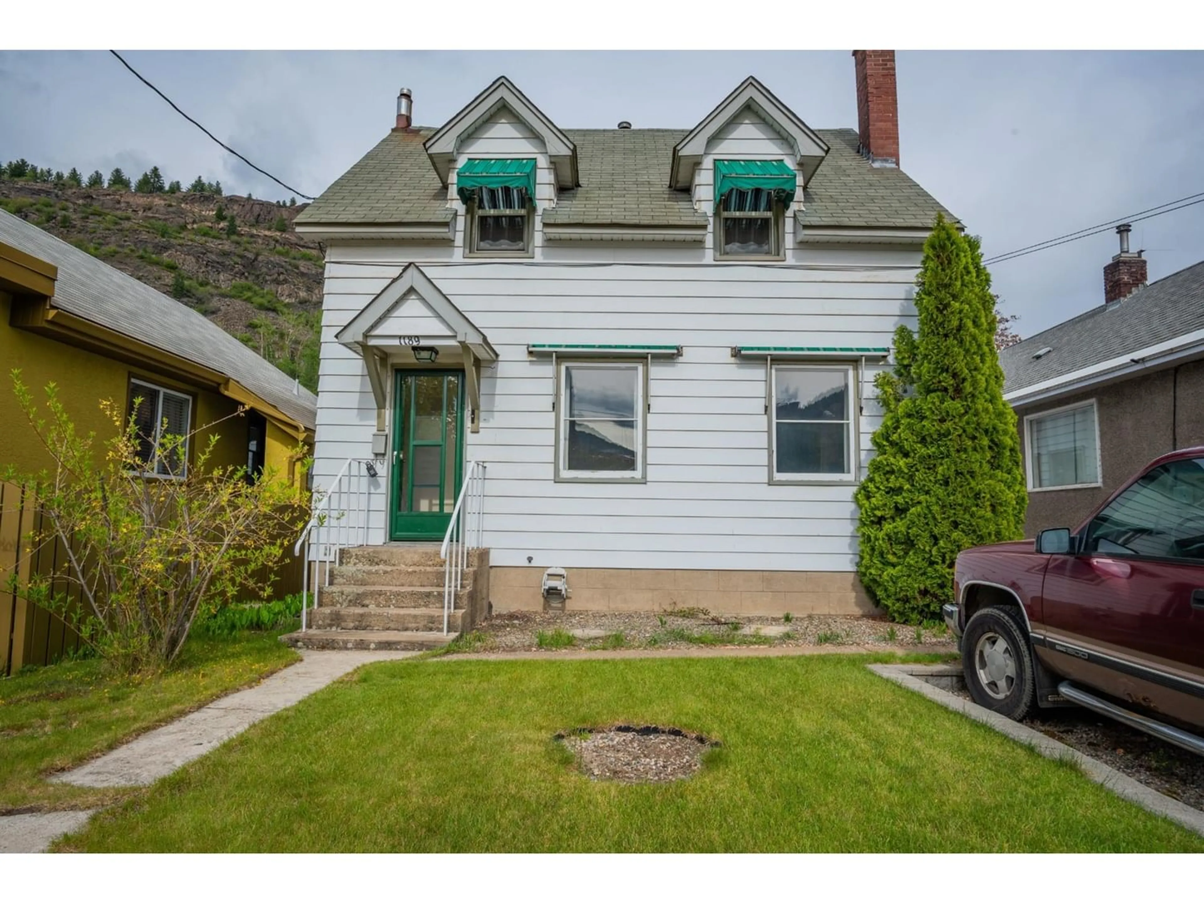 Frontside or backside of a home for 1189 COLUMBIA AVENUE, Trail British Columbia V1R1J1