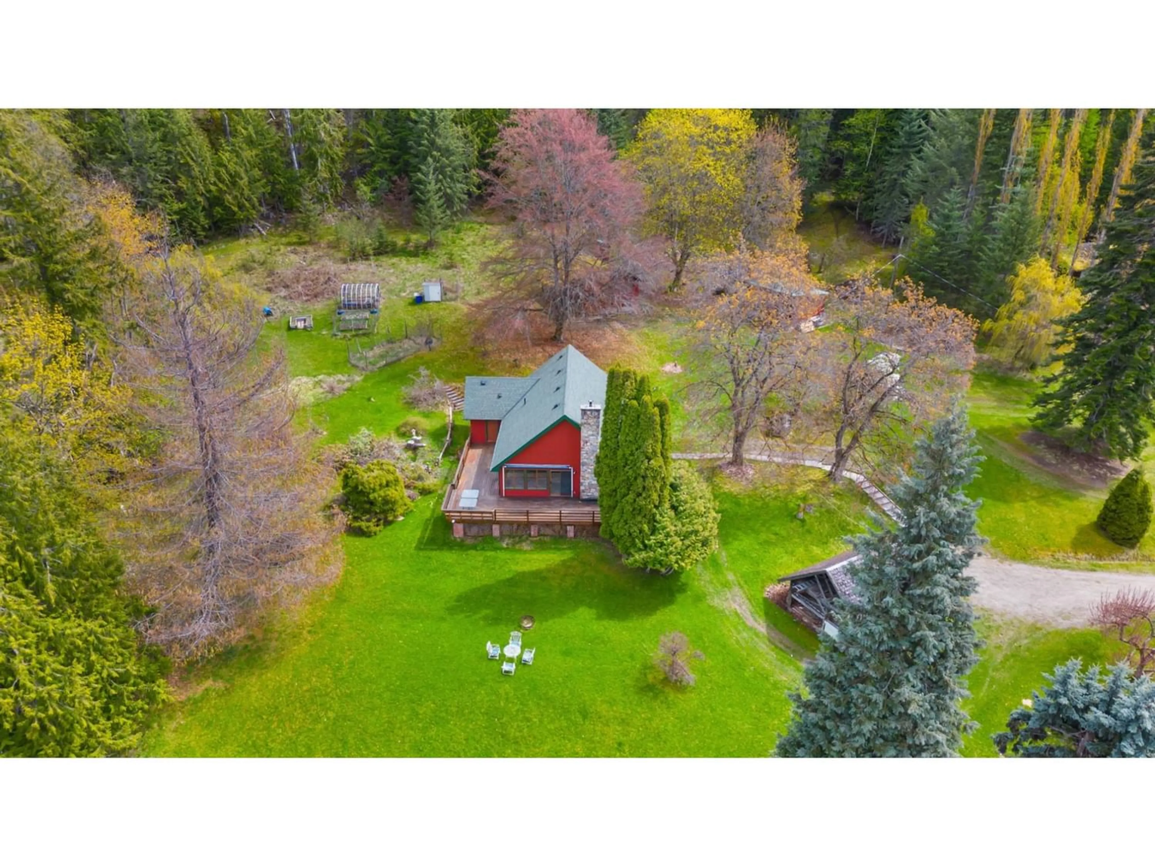 Cottage for 14998 HIGHWAY 3A, Gray Creek British Columbia V0B1S0