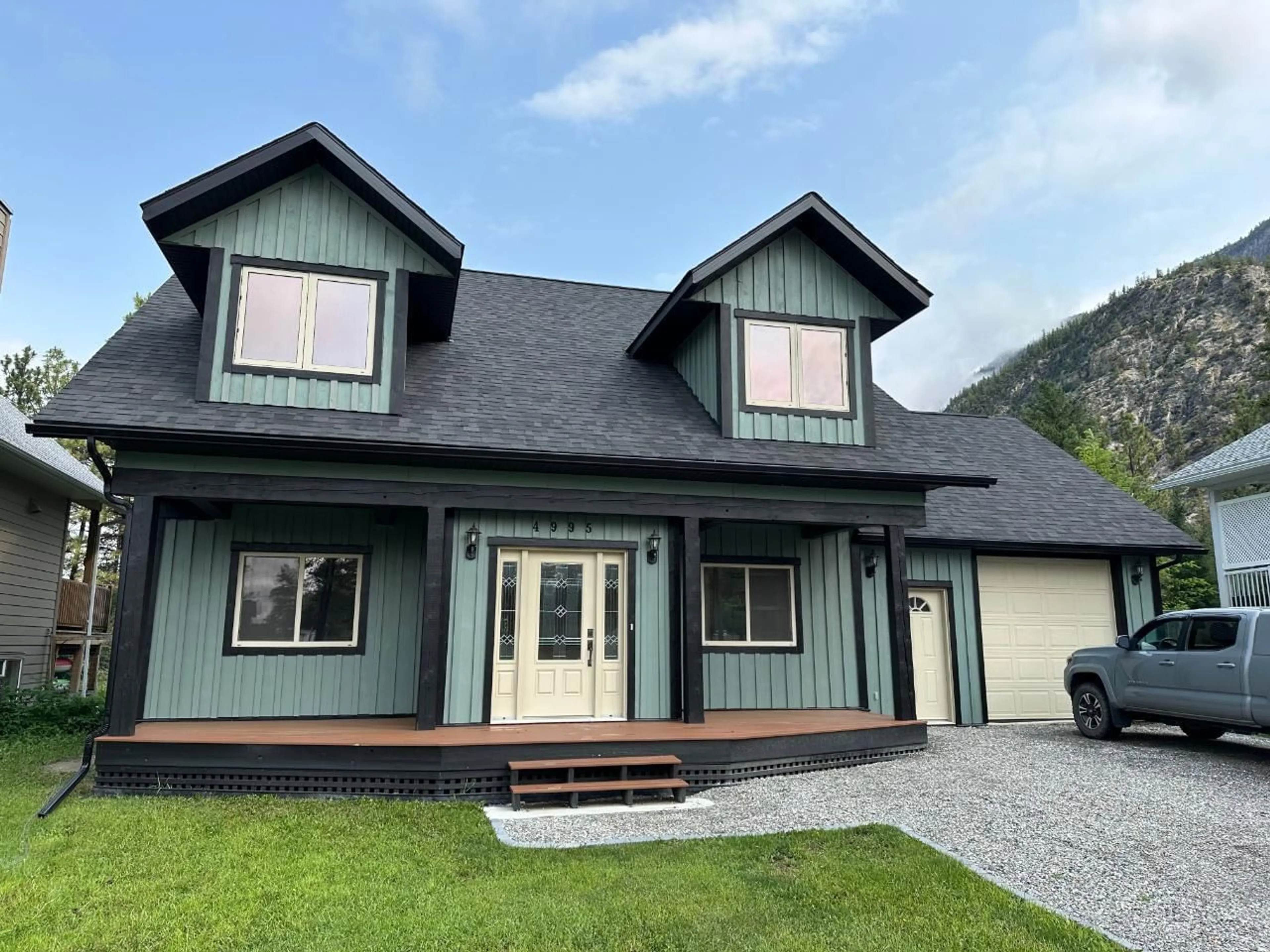 Frontside or backside of a home for 4995 PONDEROSA CRESCENT, Canal Flats British Columbia V0B1B0