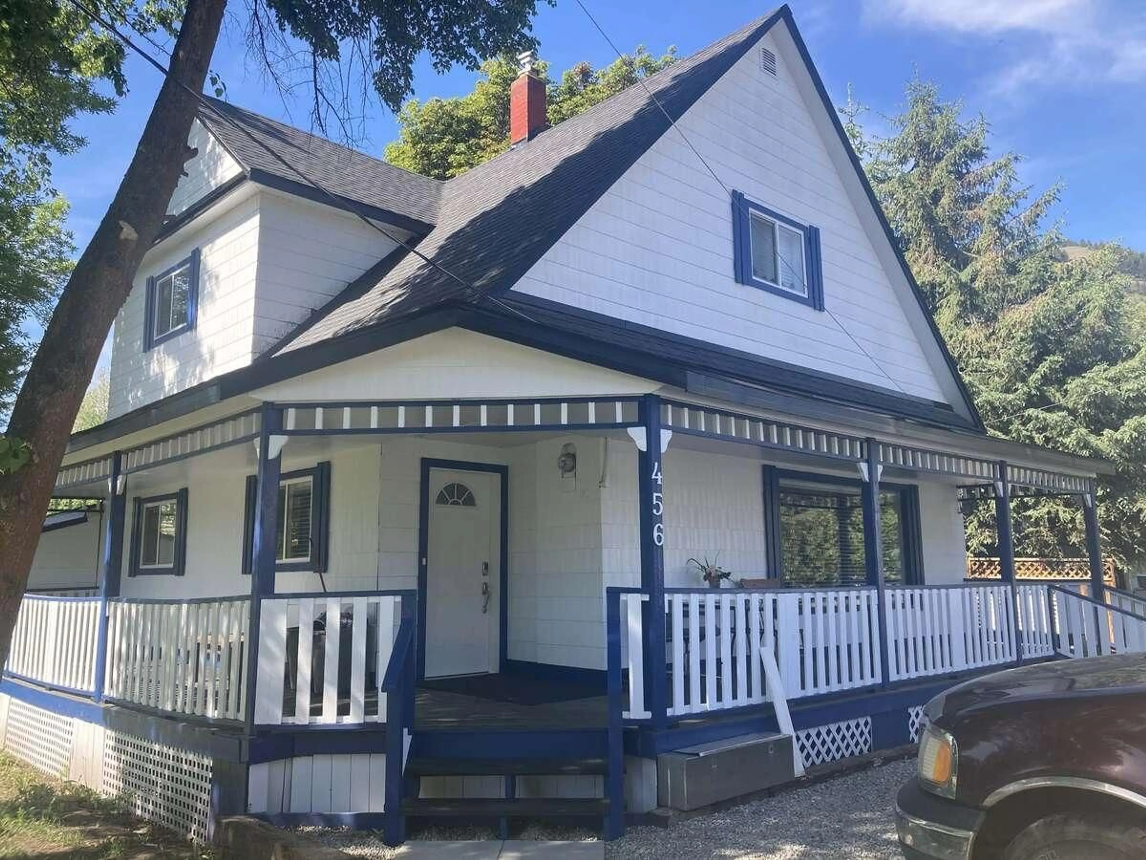 Cottage for 456 FOURTH AVENUE, Midway British Columbia V0H1M0