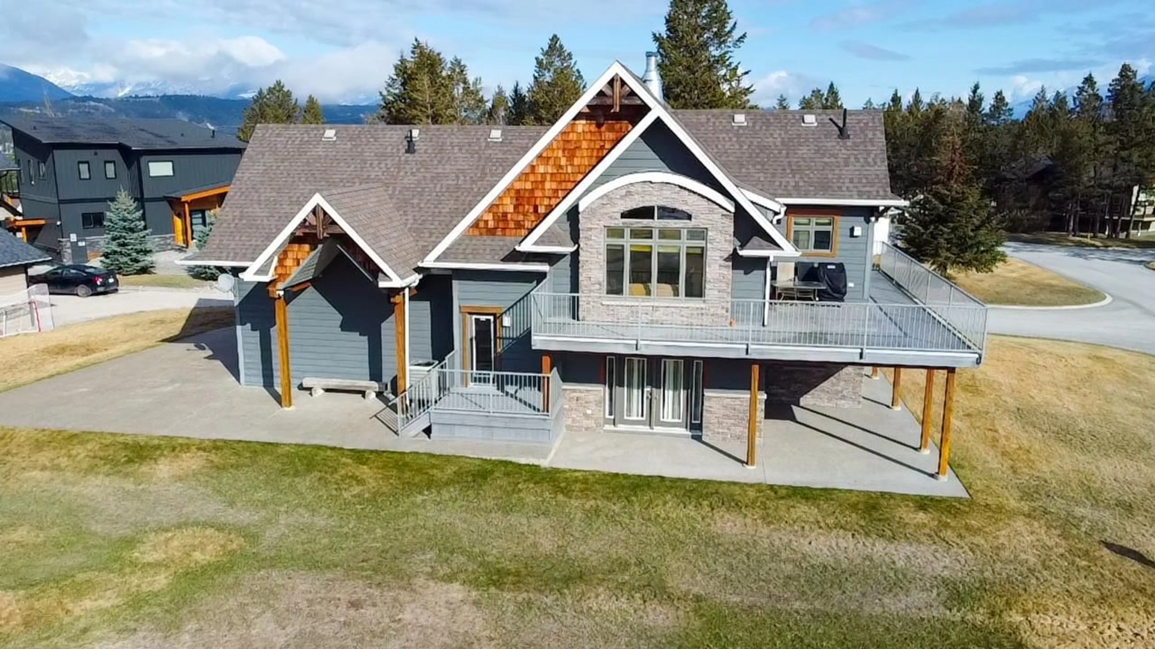 Frontside or backside of a home for 13 - 640 UPPER LAKEVIEW ROAD, Invermere British Columbia V0A1K3