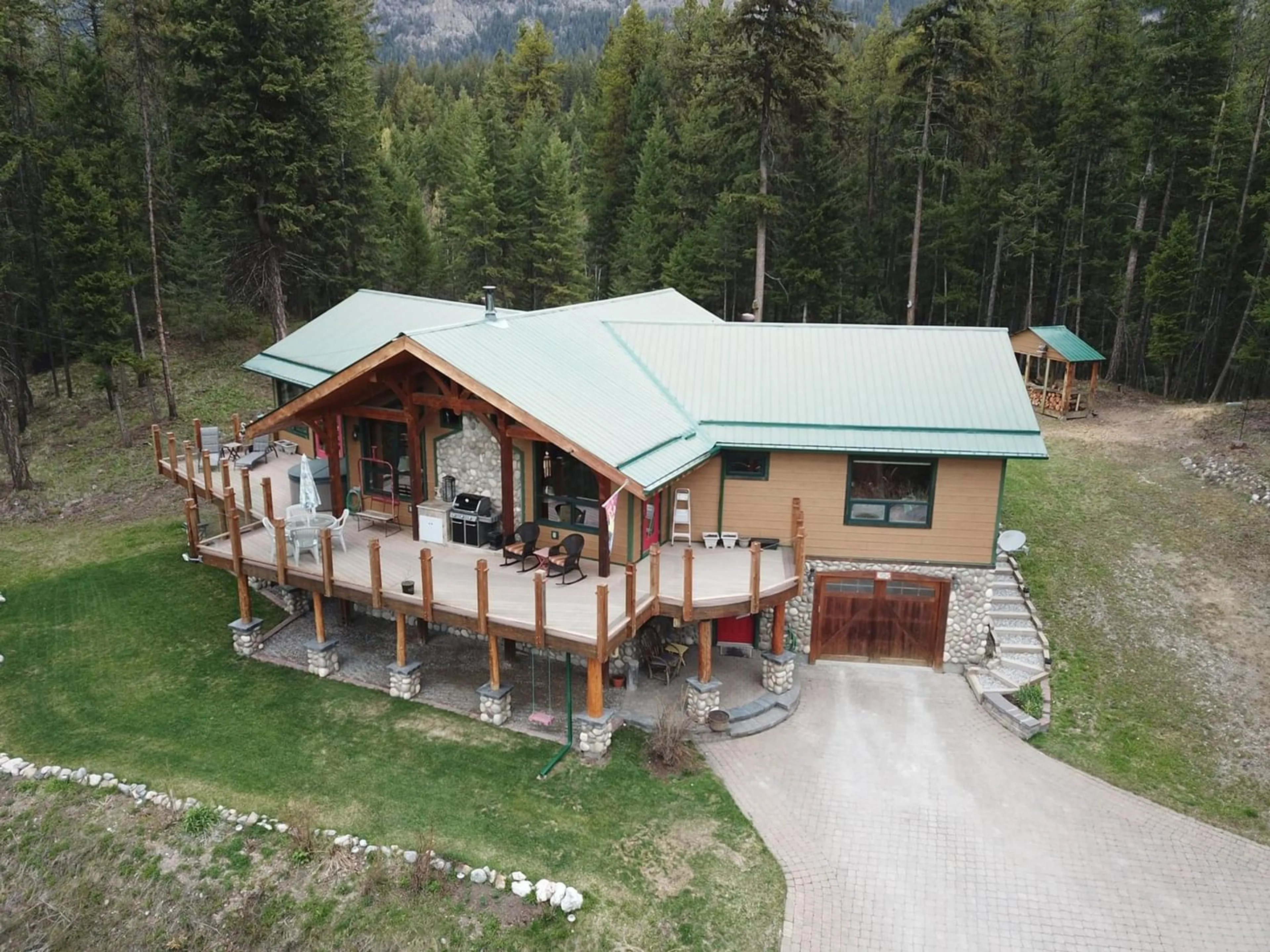 Outside view for 1962 PALUMBO HEIGHTS DRIVE, Golden British Columbia V0A1H0