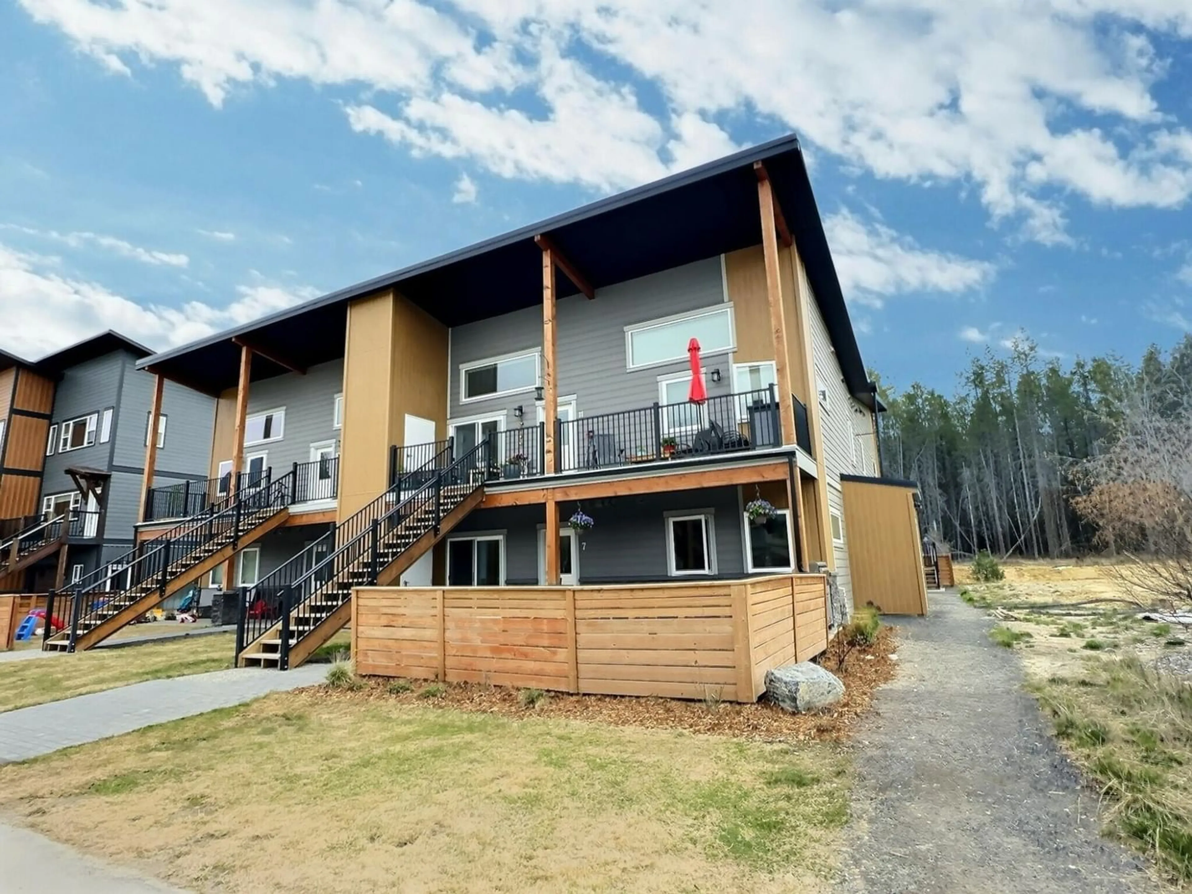 A pic from exterior of the house or condo for 7 - 1512 GRANITE DRIVE, Golden British Columbia V0A1H3