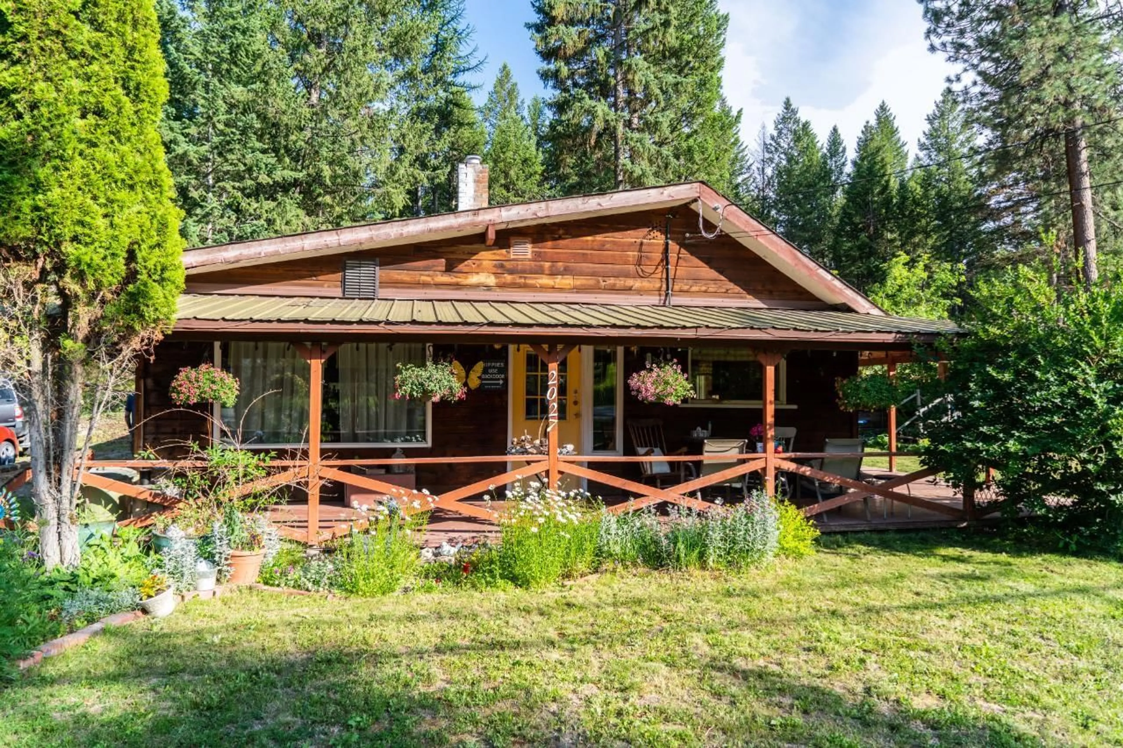 Cottage for 2027 JIM SMITH LAKE ROAD, Cranbrook British Columbia V1C6W1