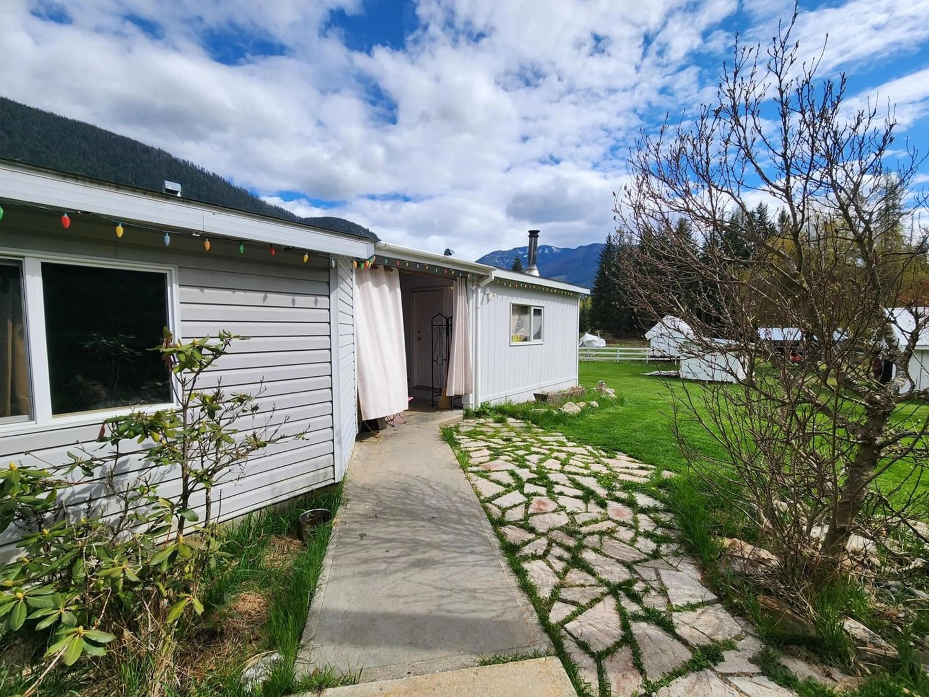 Frontside or backside of a home for 574 MCCORMACK ROAD, Burton British Columbia V0G1R0