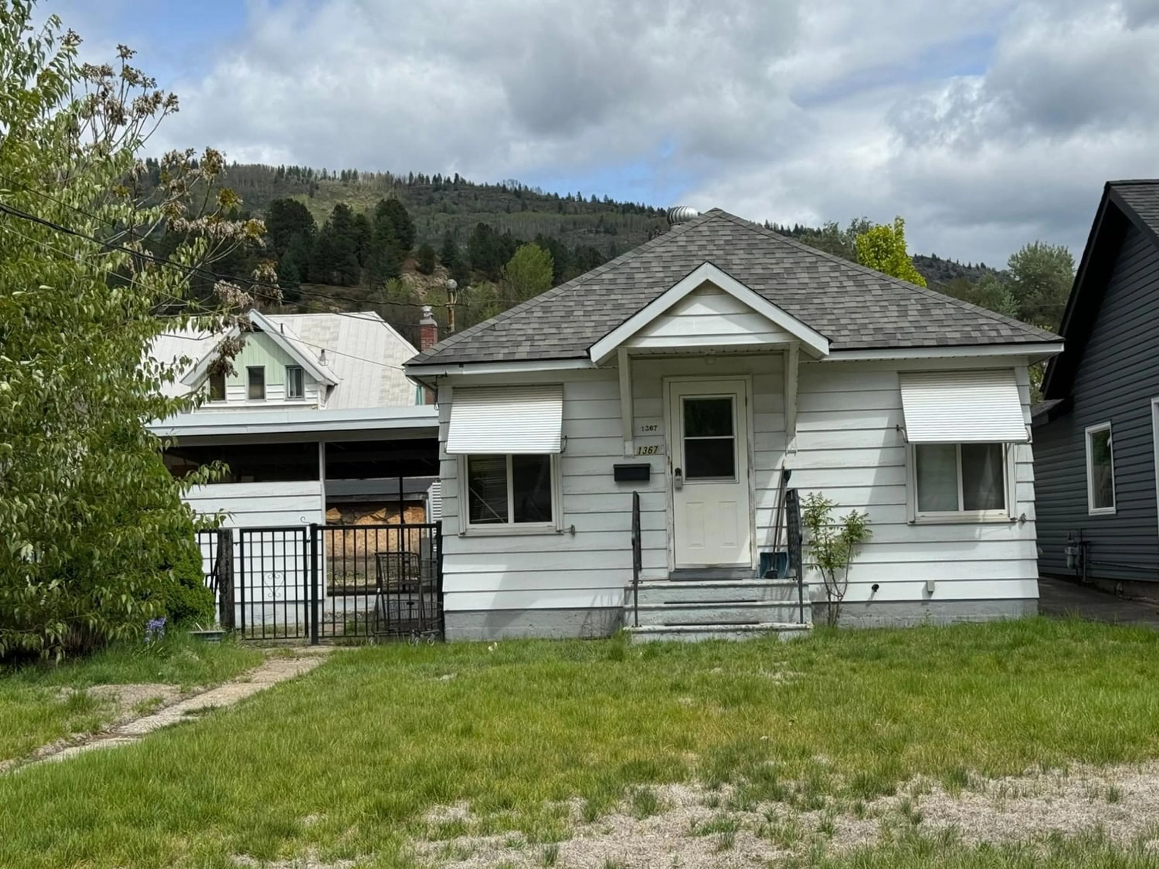 Frontside or backside of a home for 1367 SECOND AVENUE, Trail British Columbia V1R1L8