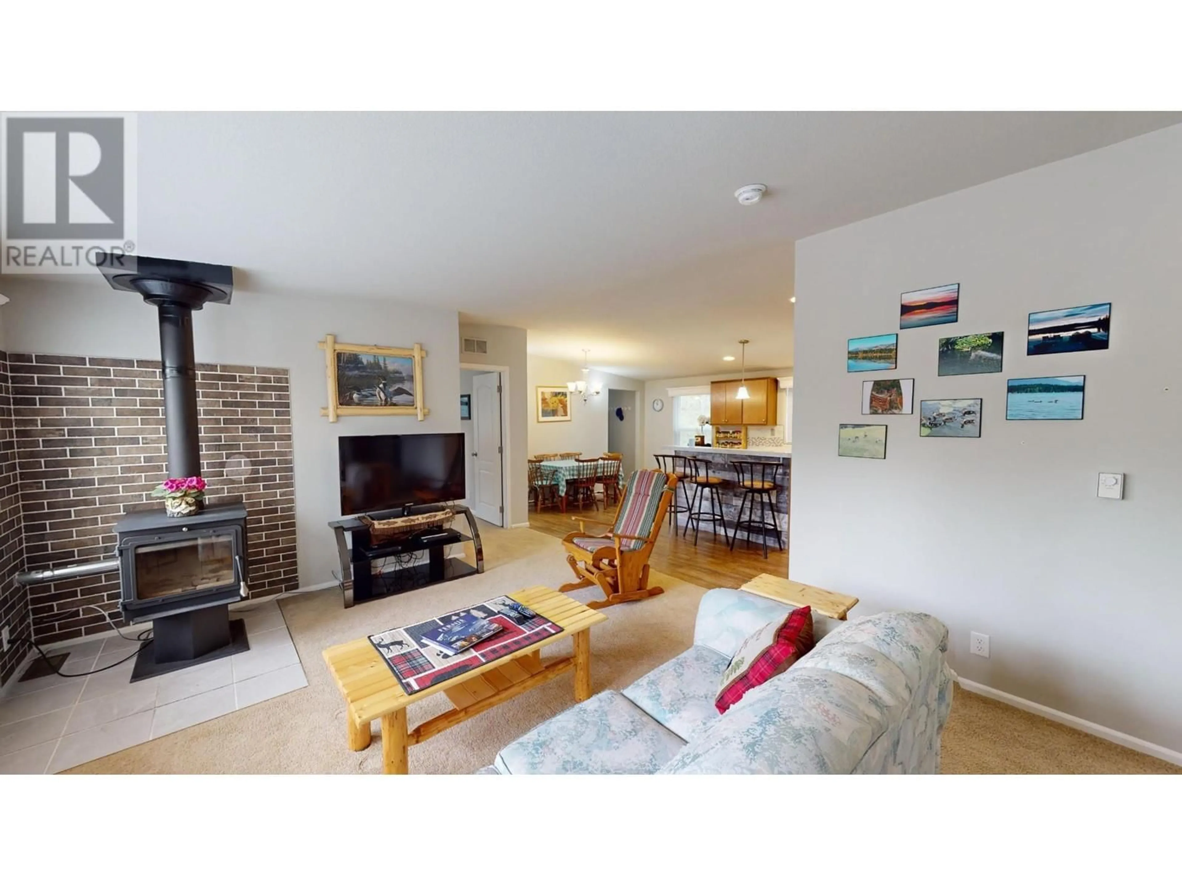 Living room with furniture, unknown for 6310 TIE LAKE SHORE  N ROAD, Jaffray British Columbia V0B1T0
