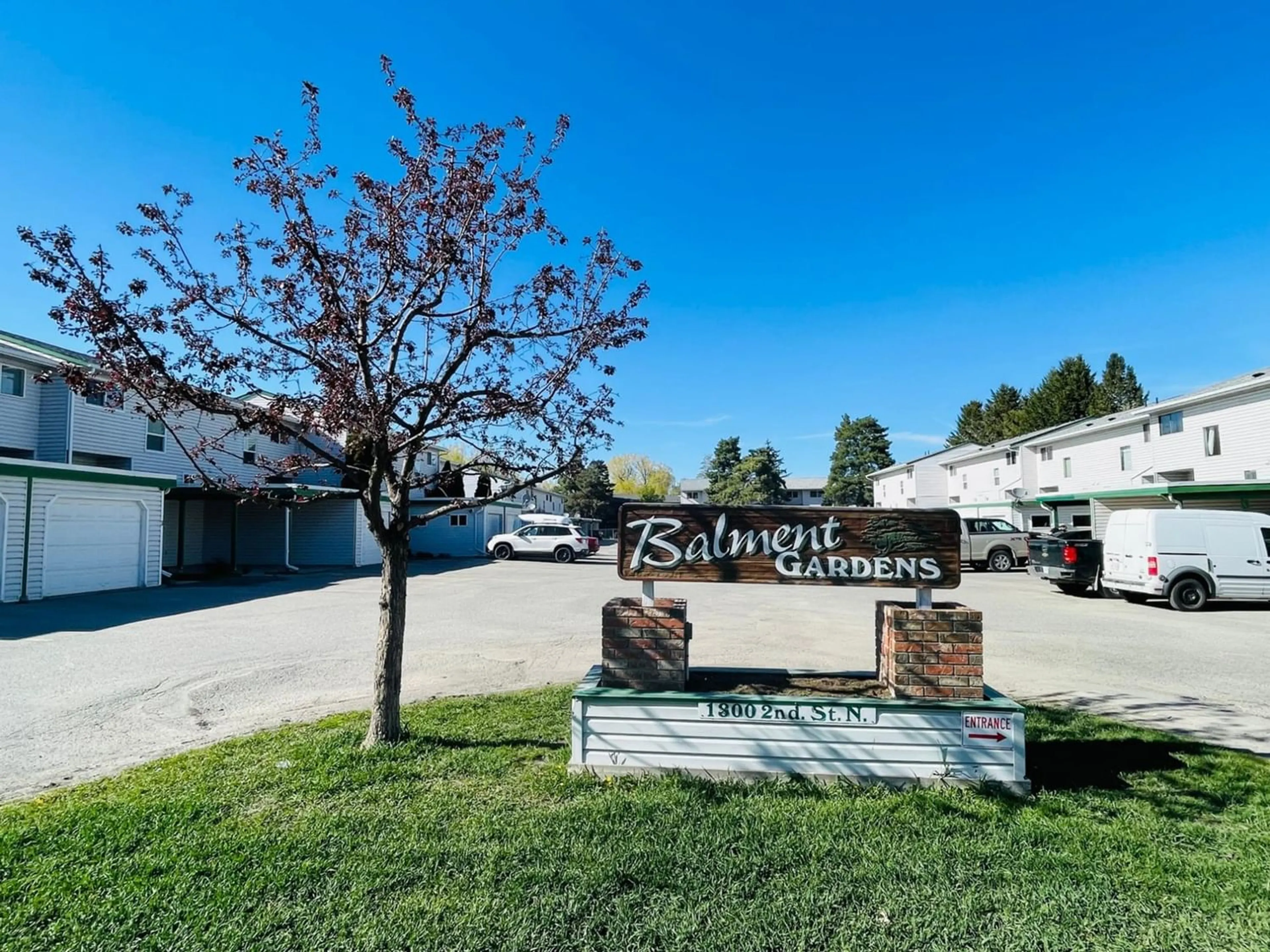 A pic from exterior of the house or condo, the front or back of building for 1800 2ND Street Unit# 24, Cranbrook British Columbia V1C5A2