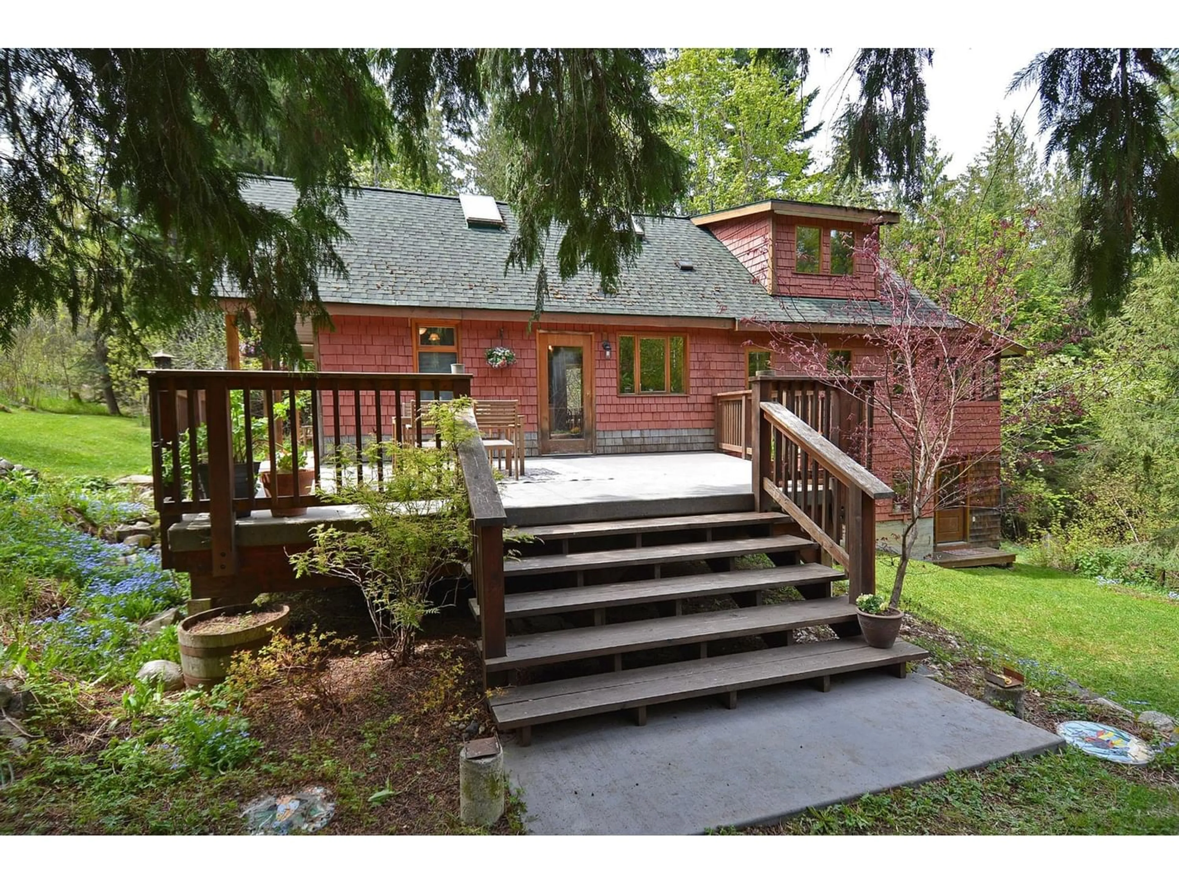 Frontside or backside of a home for 3844 BLEWETT ROAD, Nelson British Columbia V1L6V8