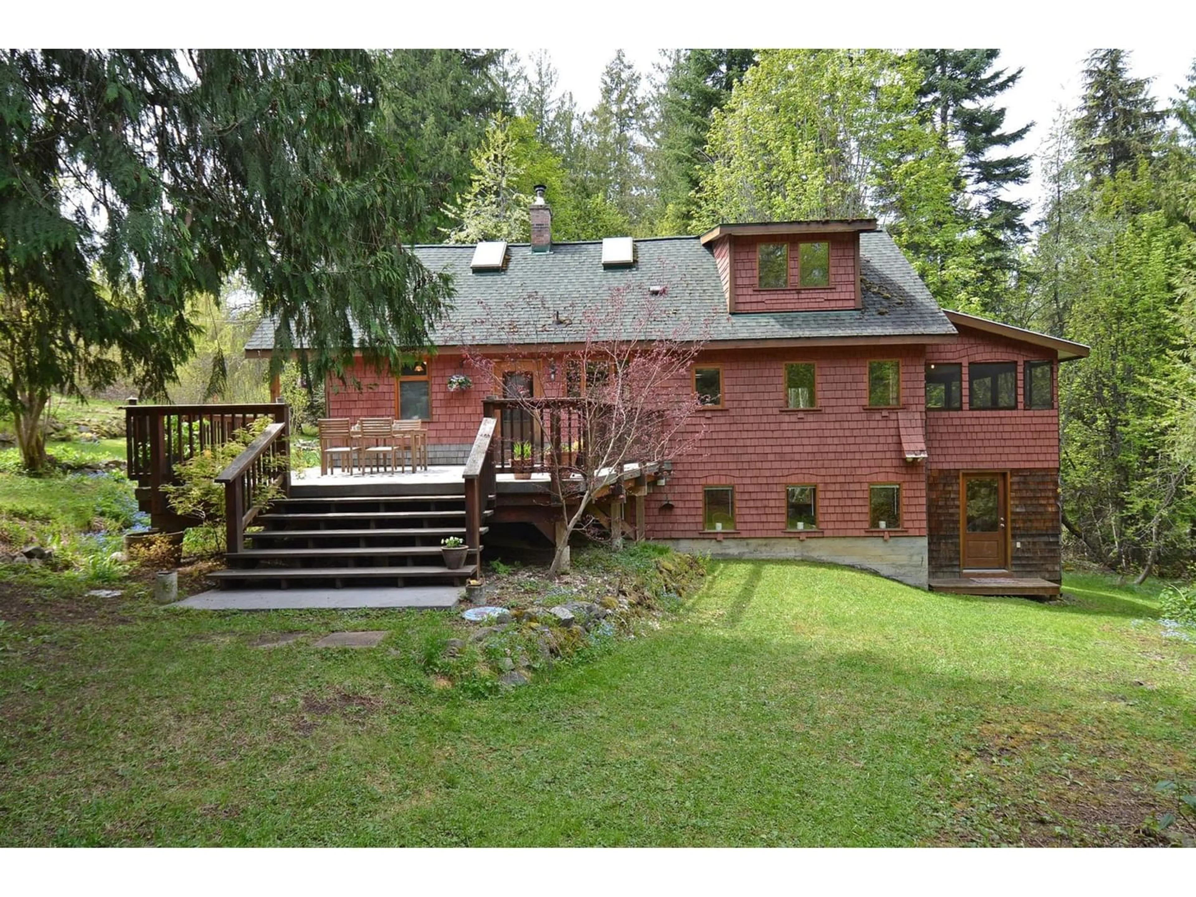 Frontside or backside of a home for 3844 BLEWETT ROAD, Nelson British Columbia V1L6V8