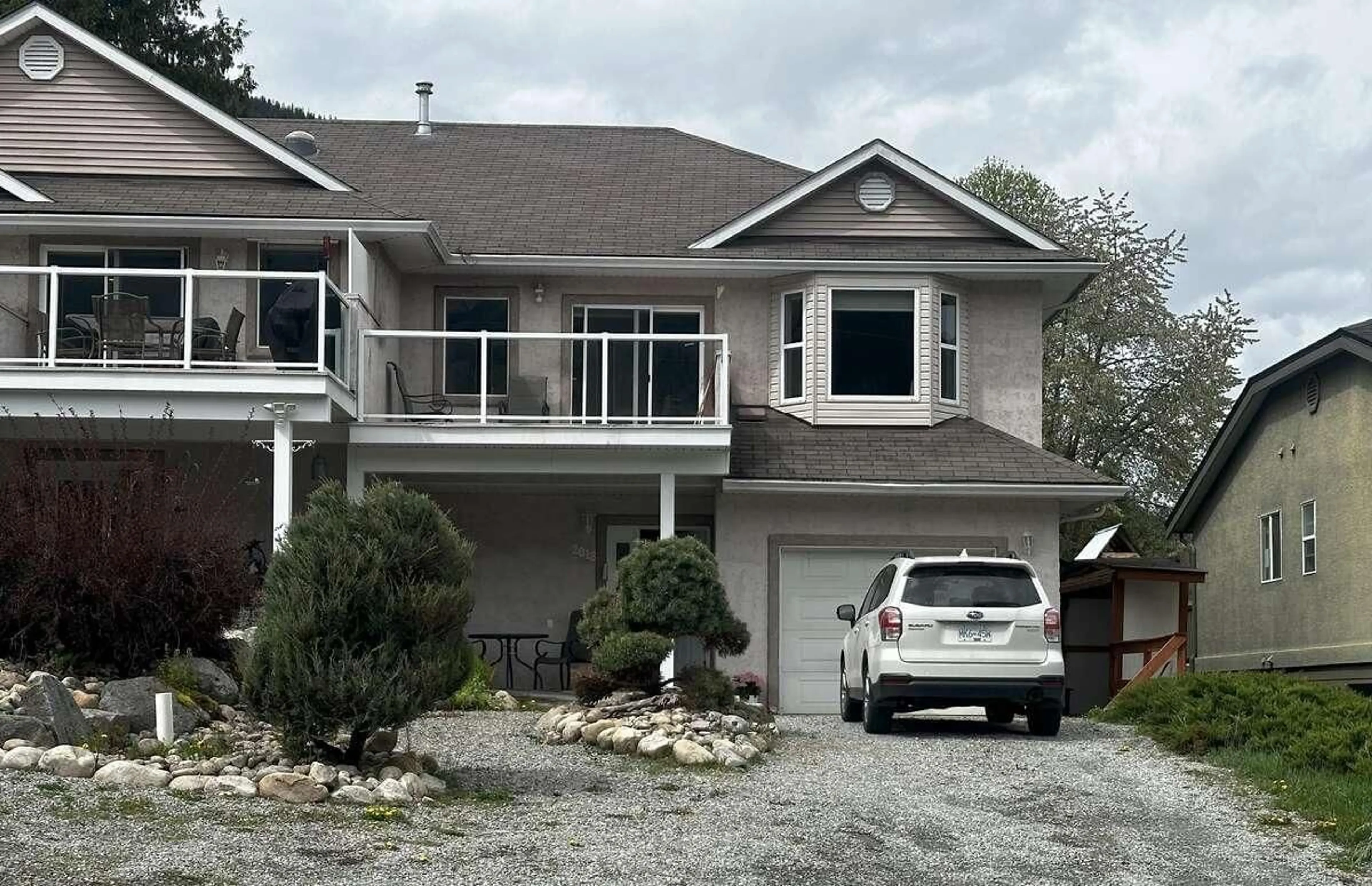 Frontside or backside of a home for 2018 CHOQUETTE AVENUE, Nelson British Columbia V1L5V1