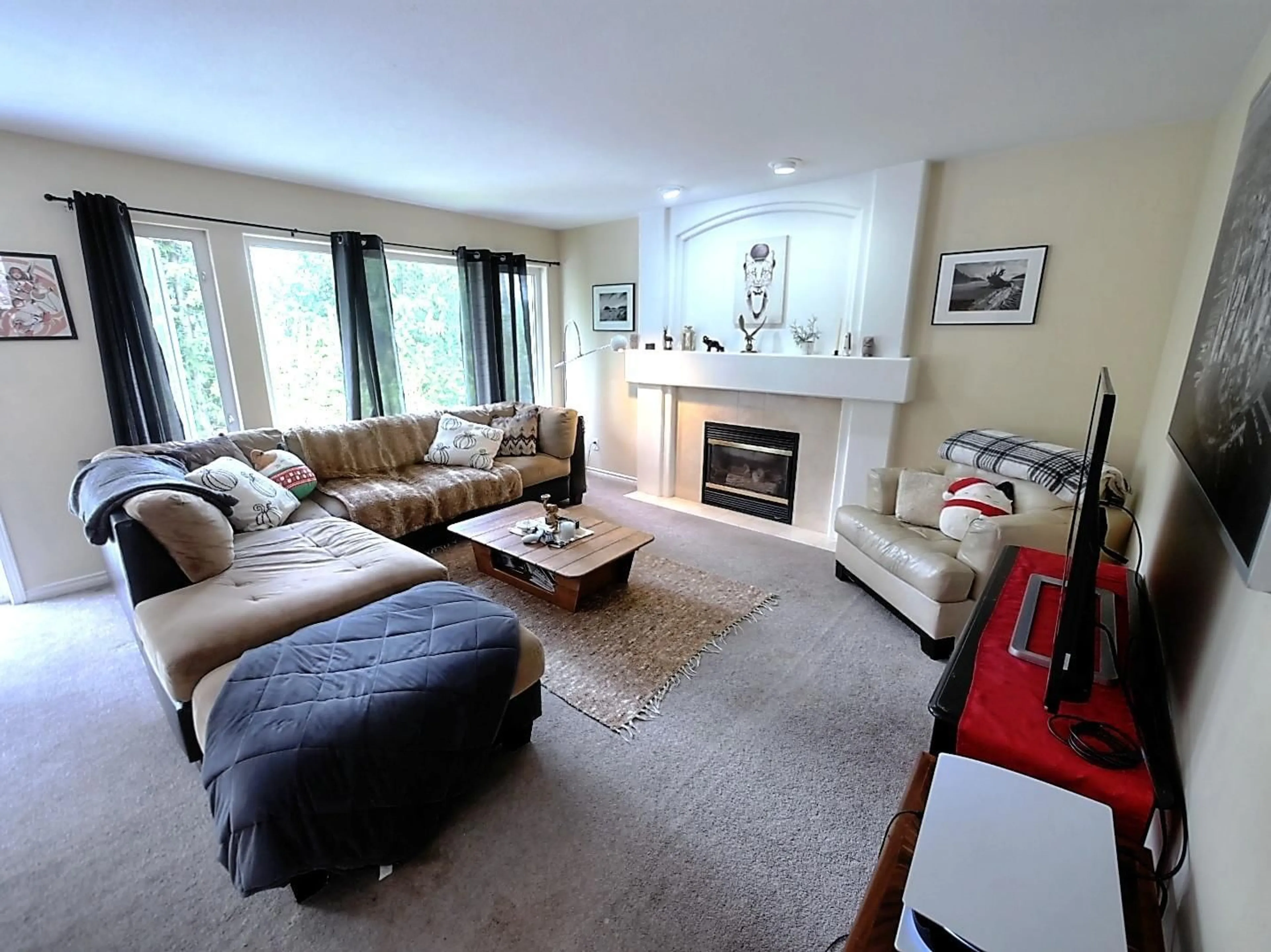 Living room for 610 RICHARDS STREET   W, Nelson British Columbia V1L6C8