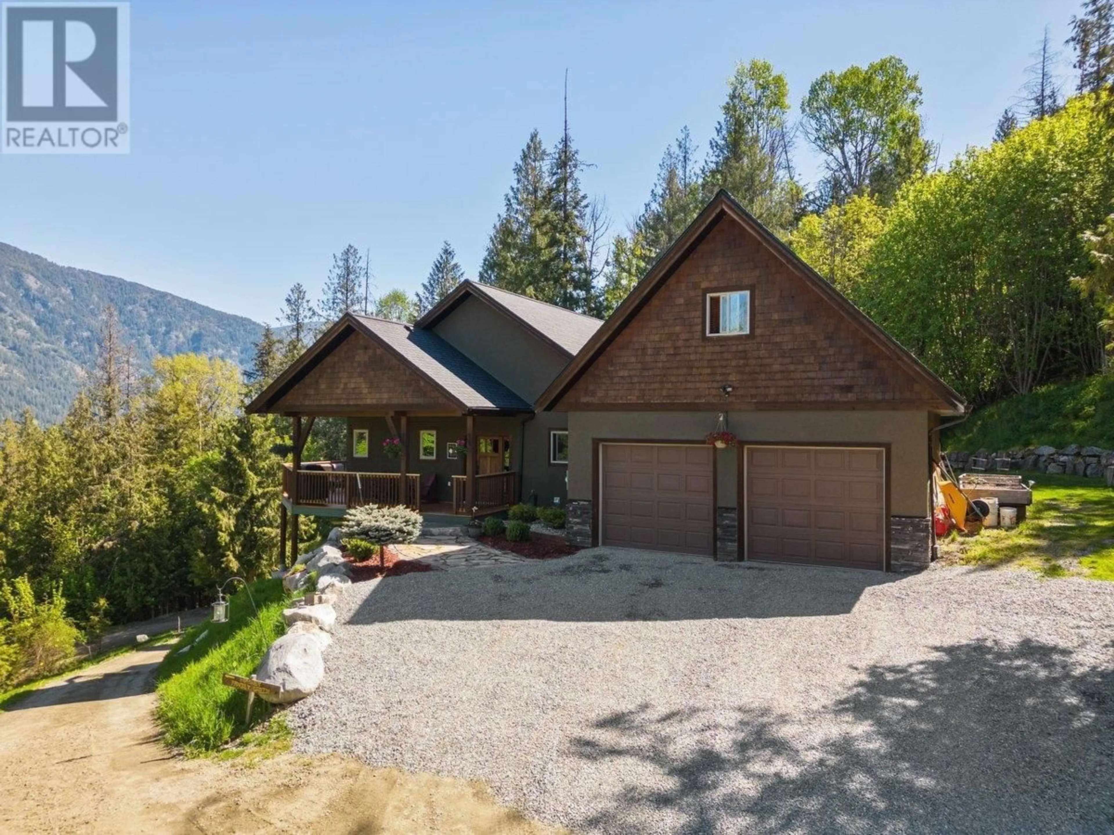 A pic from outside/outdoor area/front of a property/back of a property/a pic from drone, mountain view for 3213 VINDUSKY ROAD, Nelson British Columbia V1L6X7