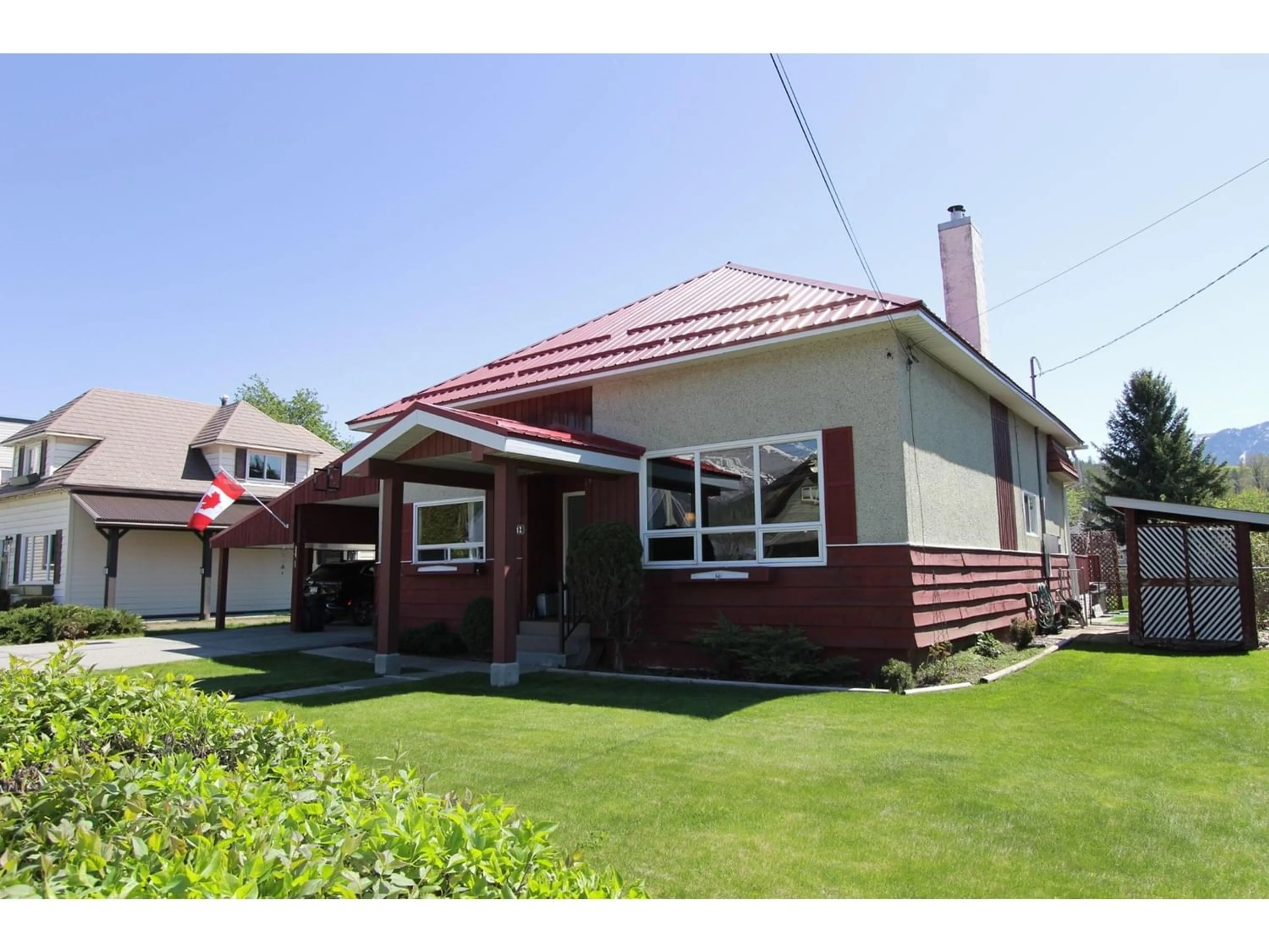 Cottage for 842 4TH AVENUE, Fernie British Columbia V0B1M0