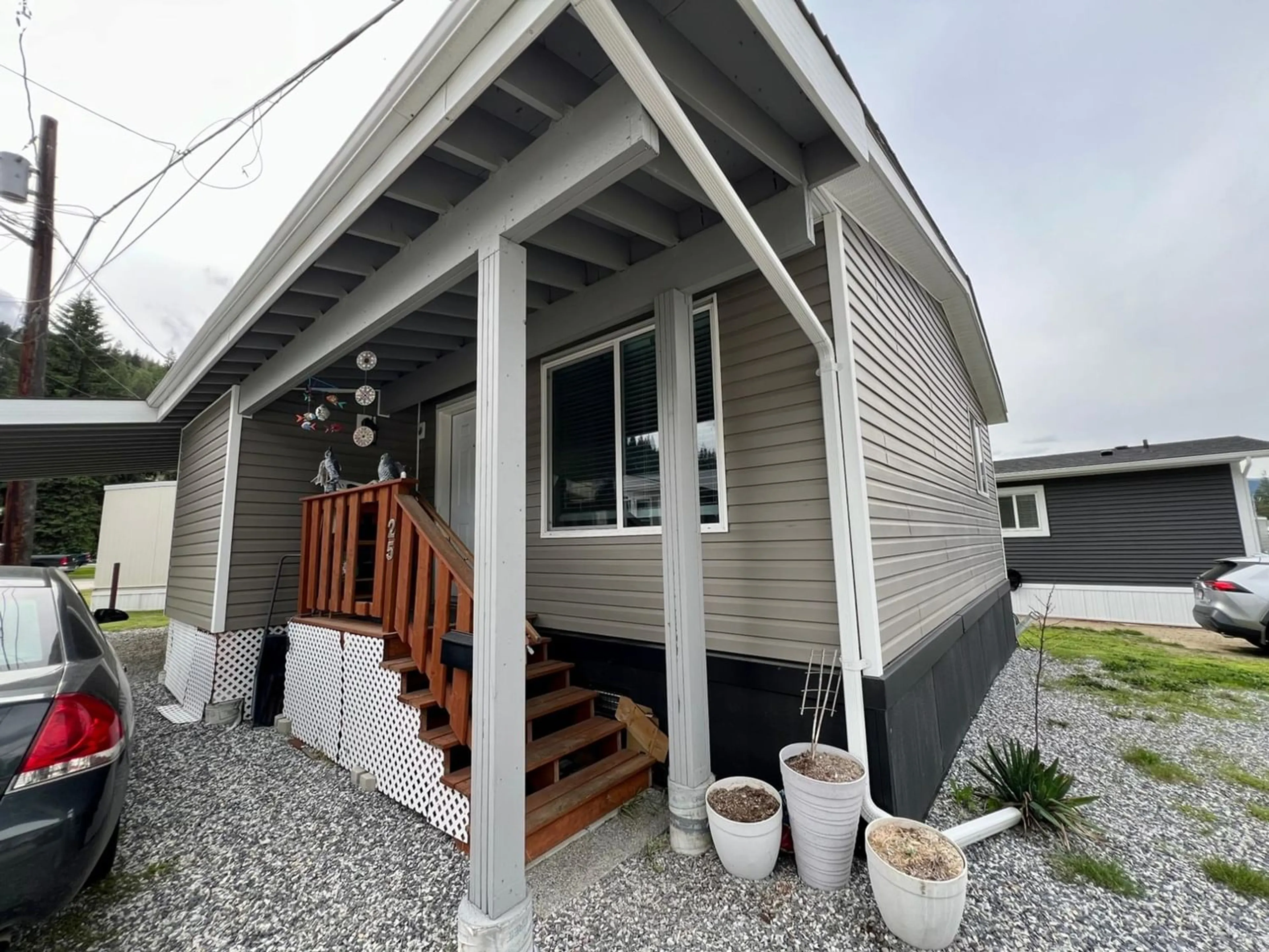 Home with vinyl exterior material for 25 - 1601 COLUMBIA AVENUE, Castlegar British Columbia V1N1J1