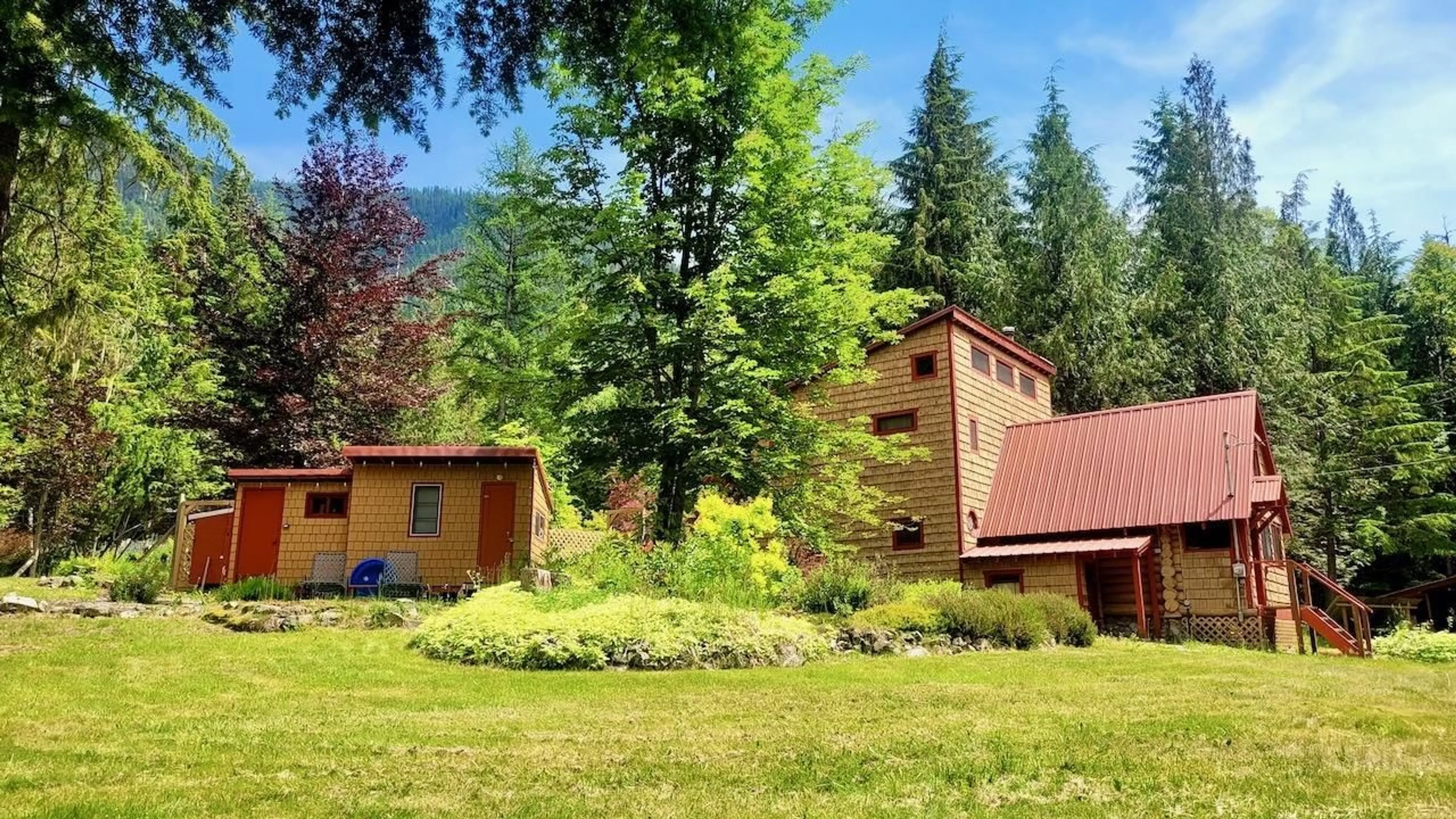 Outside view for 8780 MARTENS ROAD, Slocan British Columbia V0G2C0