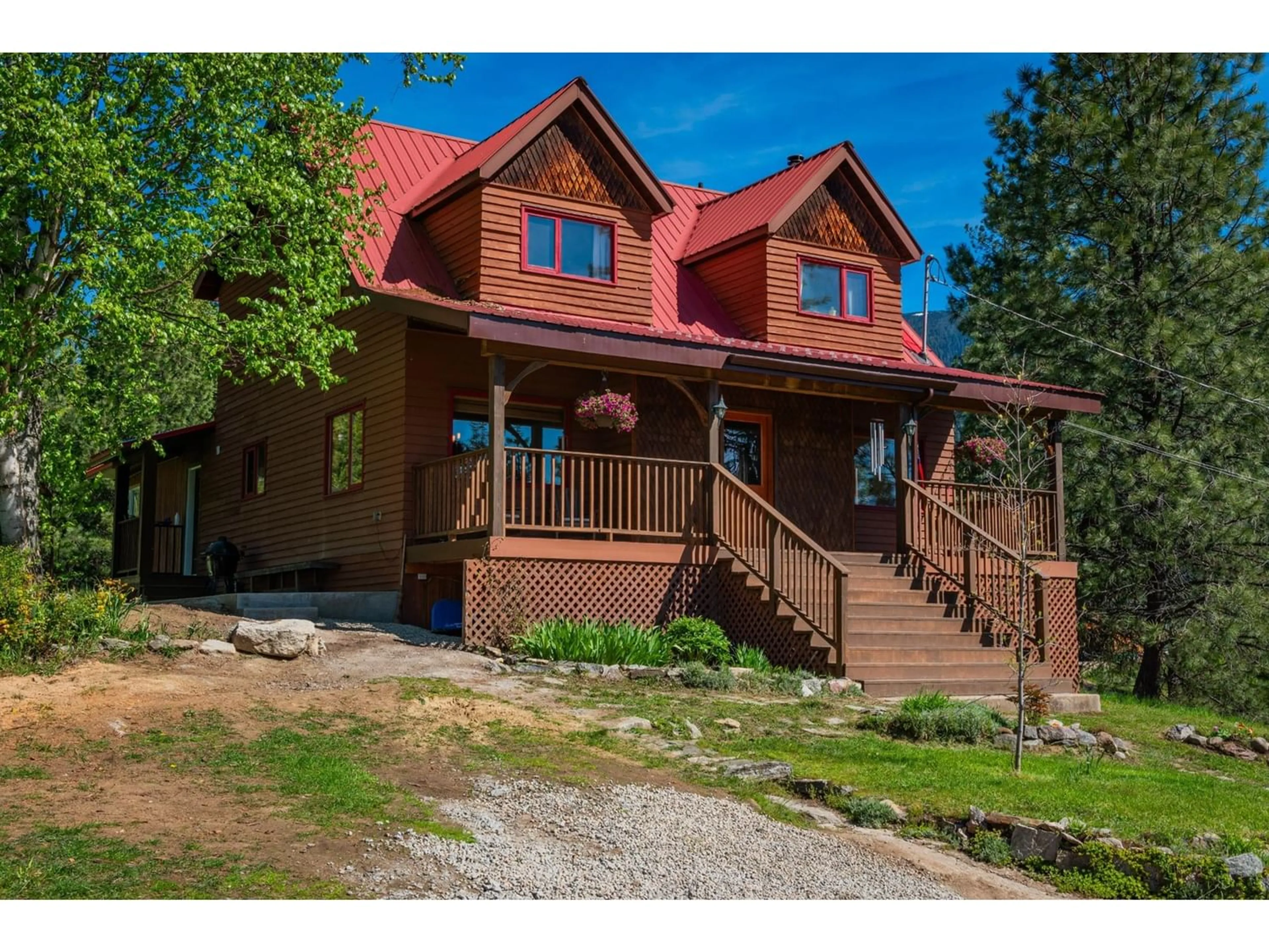 Cottage for 4525 LANGILL ROAD, Krestova British Columbia V0G1H1