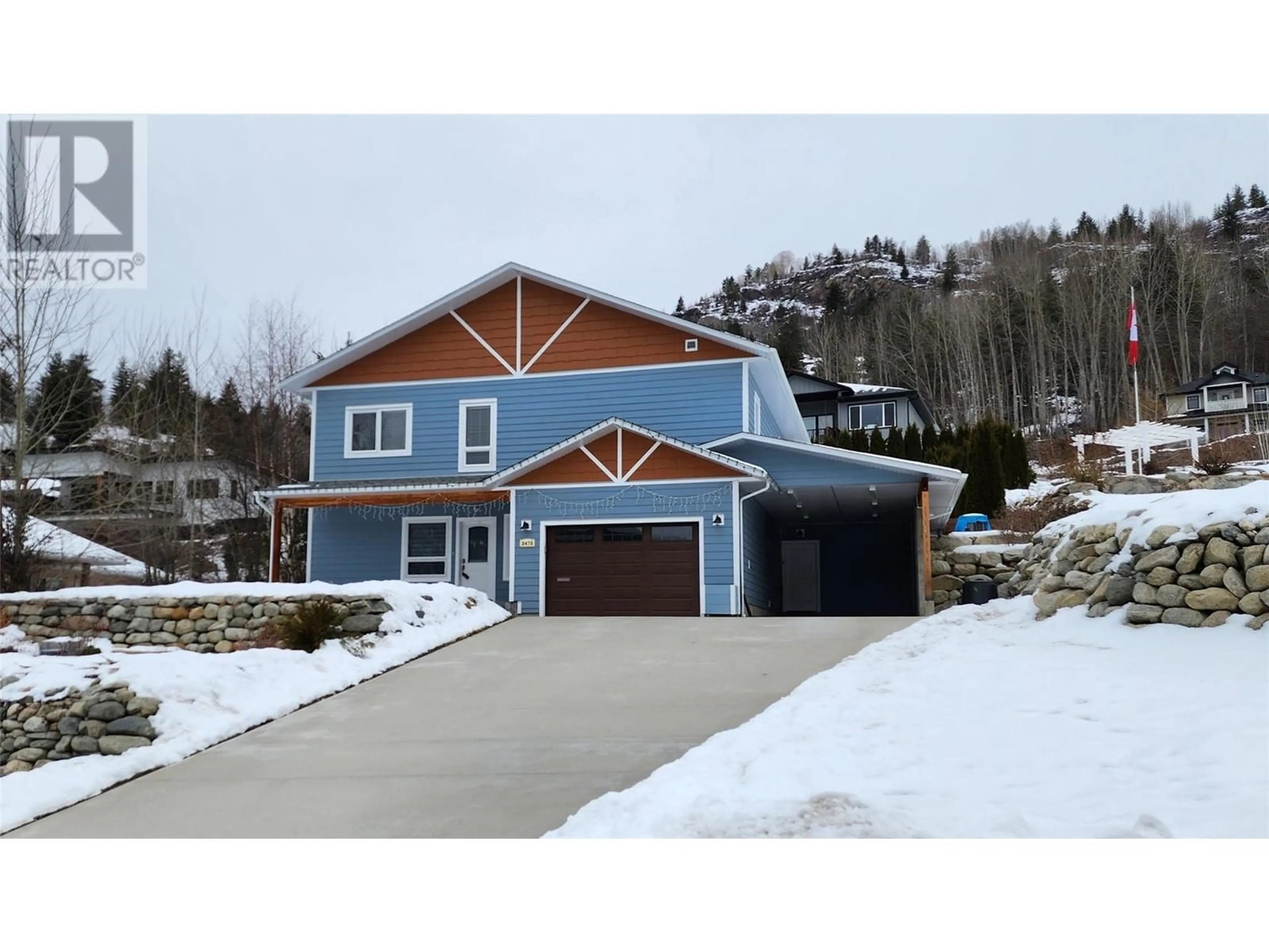 Home with vinyl exterior material, street for 2475 COLIN CRESCENT, Trail British Columbia V1R4T4