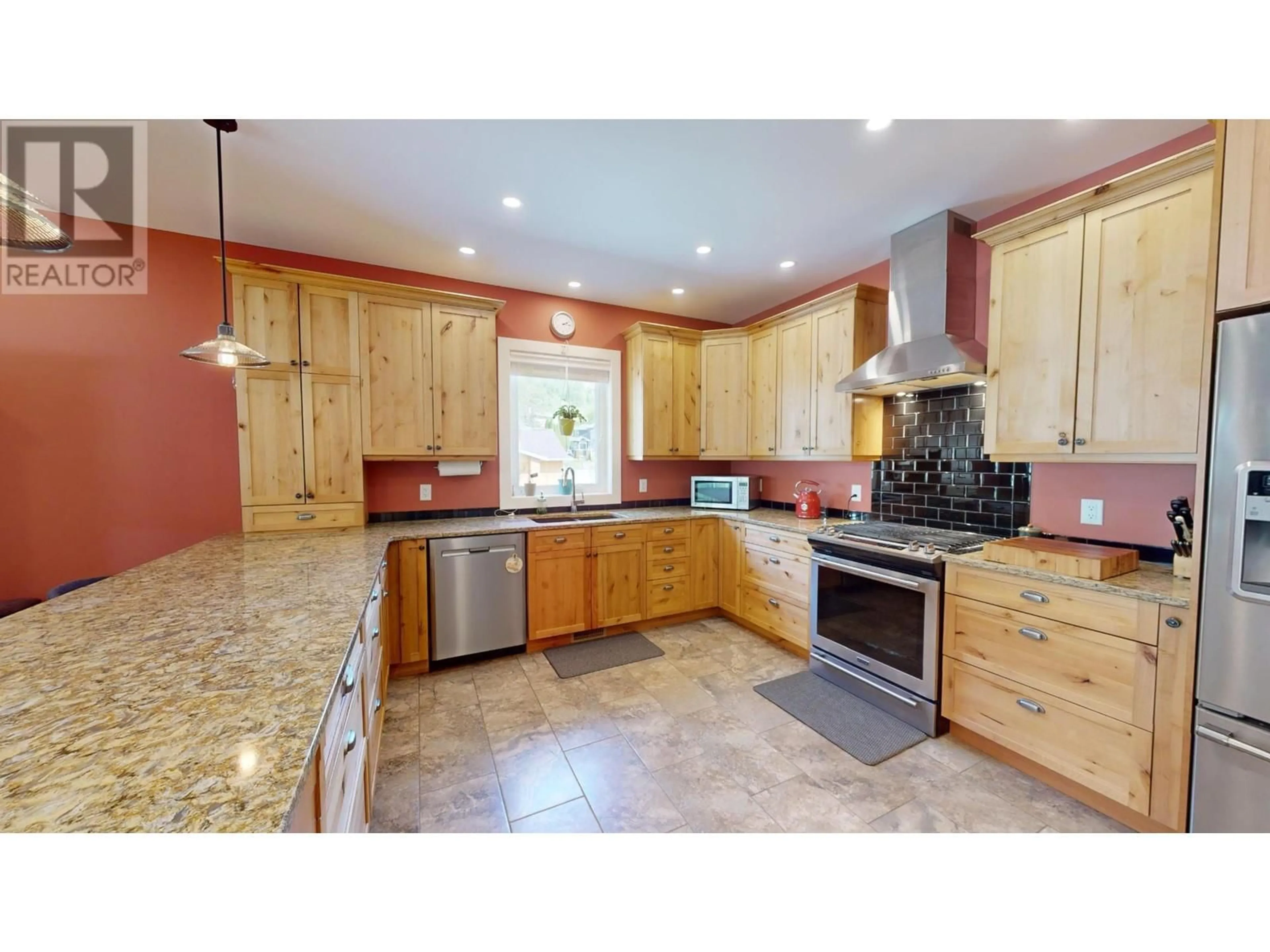 Unknown for 2475 COLIN CRESCENT, Trail British Columbia V1R4T4