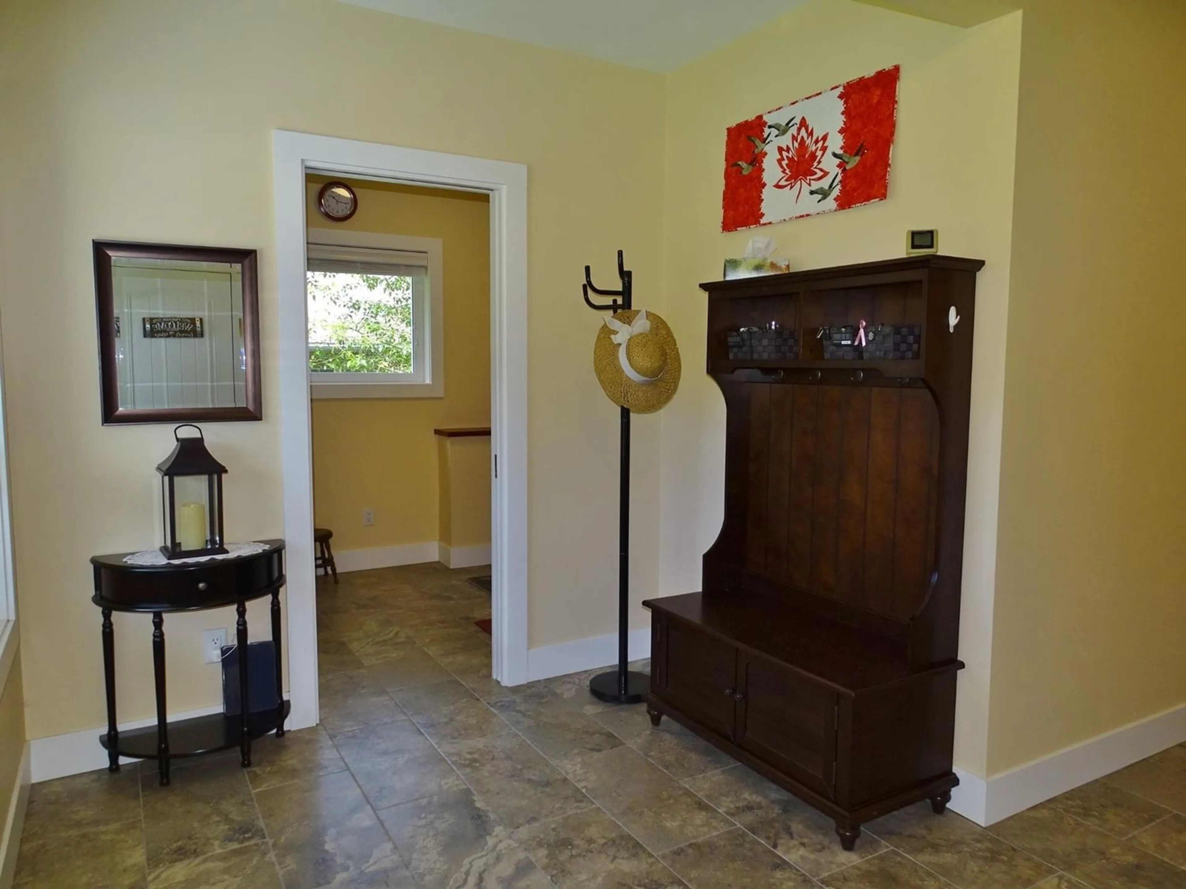 Indoor entryway for 2475 COLIN CRESCENT, Trail British Columbia V1R4T4