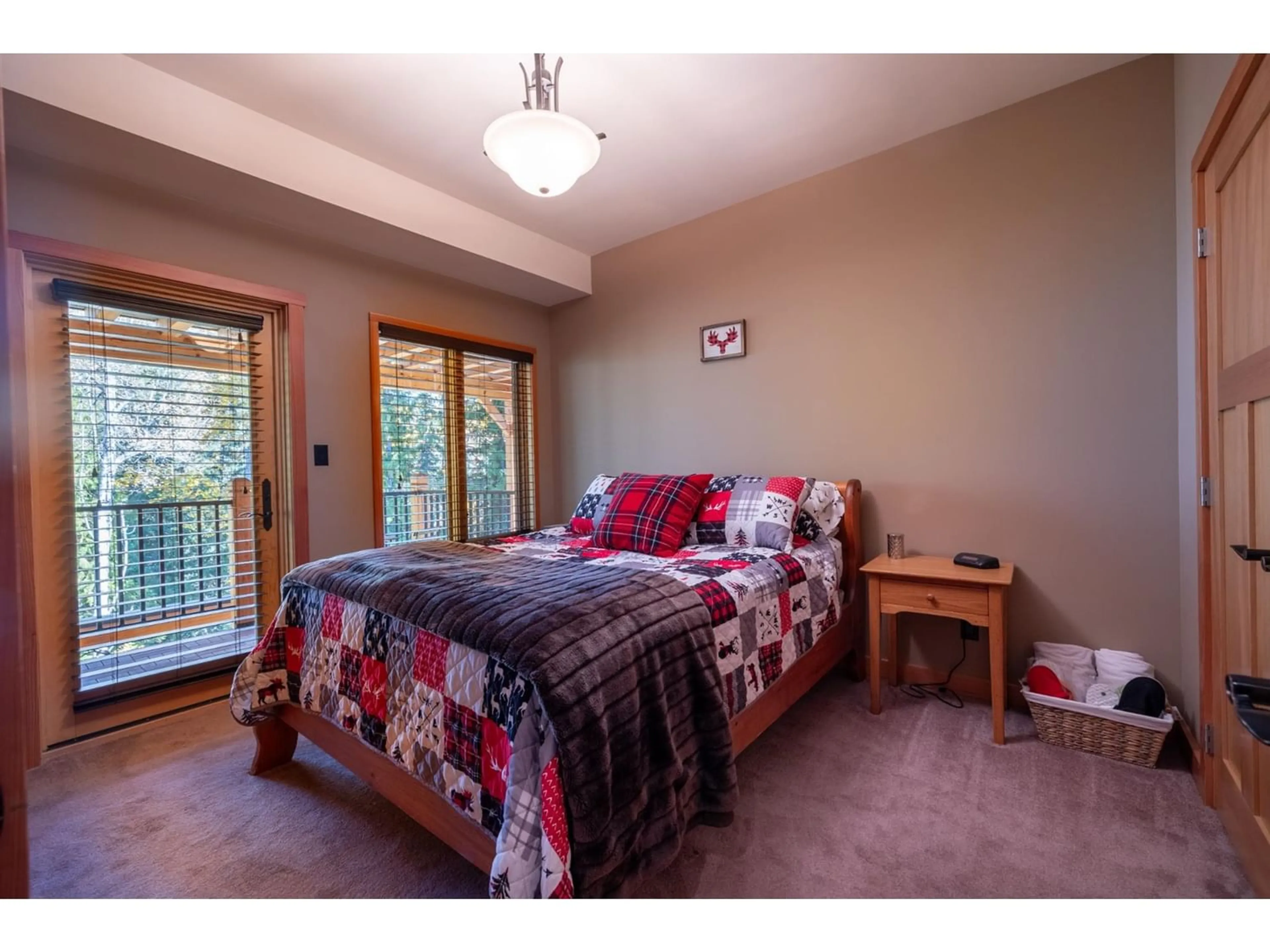 A pic of a room for 400 CANYON TRAIL, Fernie British Columbia V0B1M5