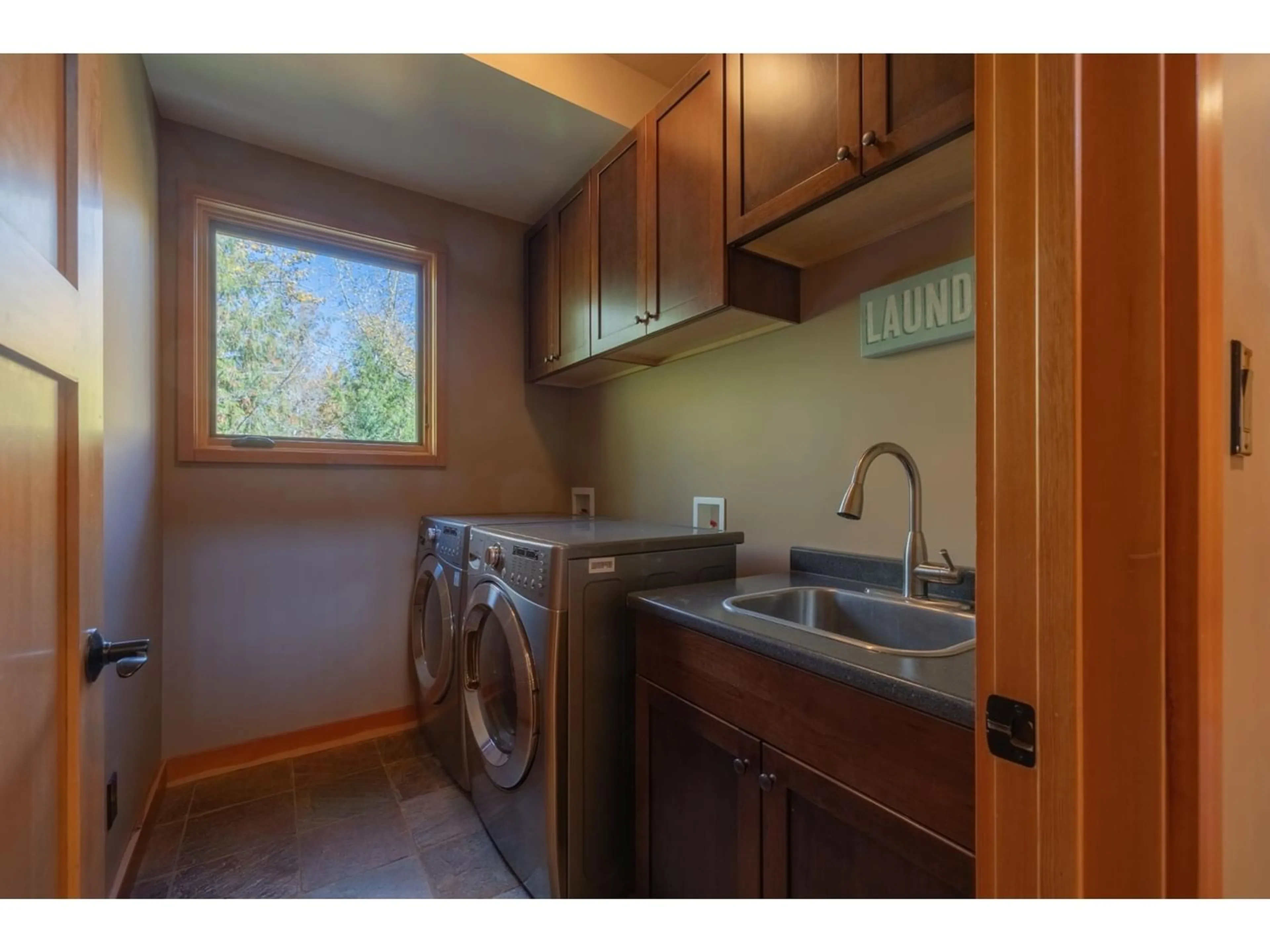 Laundry room for 400 CANYON TRAIL, Fernie British Columbia V0B1M5