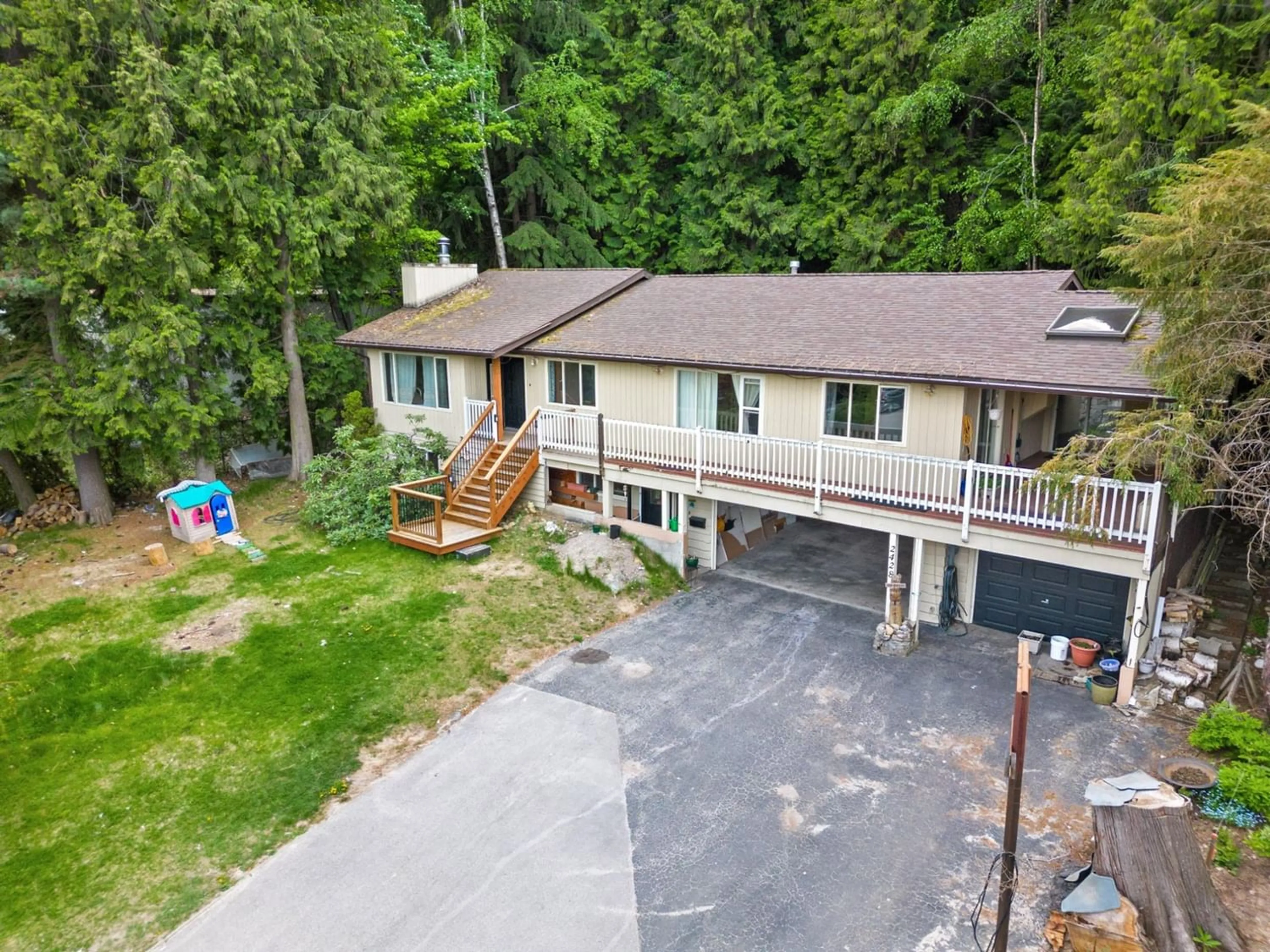 Frontside or backside of a home, cottage for 2428 12TH Avenue, Castlegar British Columbia V1N4A8