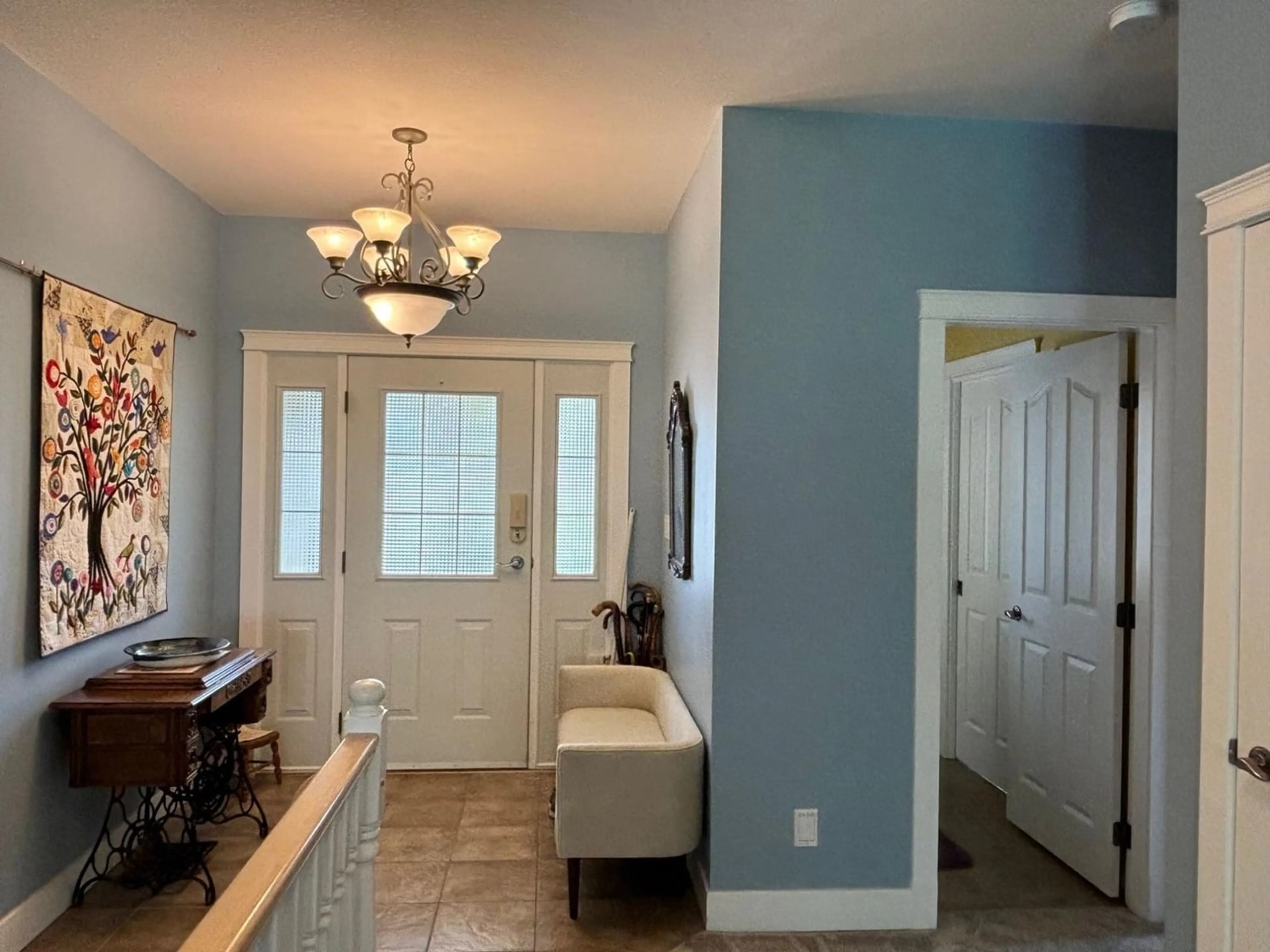 Indoor entryway, ceramic floors for 543 HARTLAND Avenue, Midway British Columbia V0H1M0