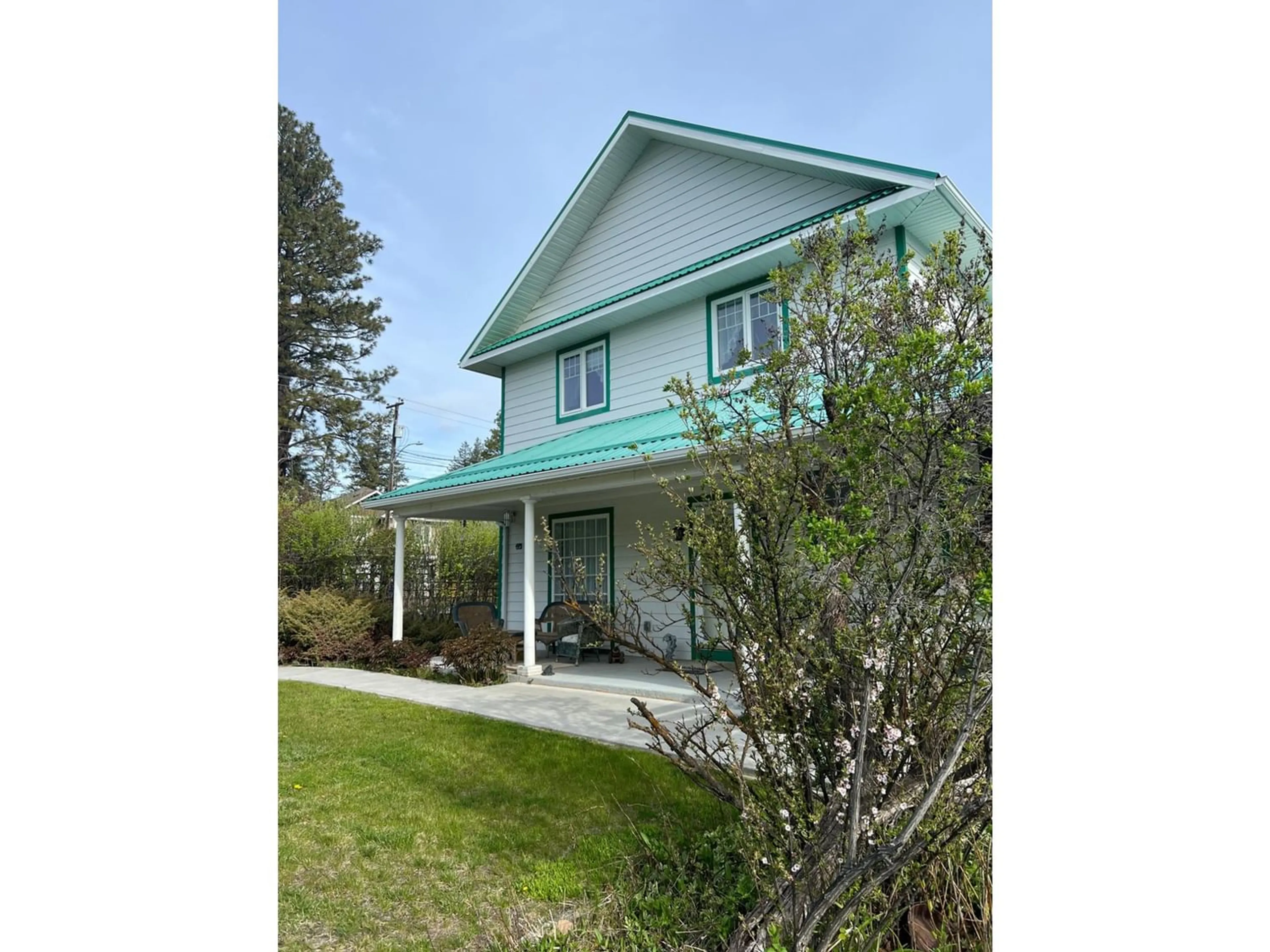 Frontside or backside of a home for 232 14TH AVENUE S, Cranbrook British Columbia V1C2X2