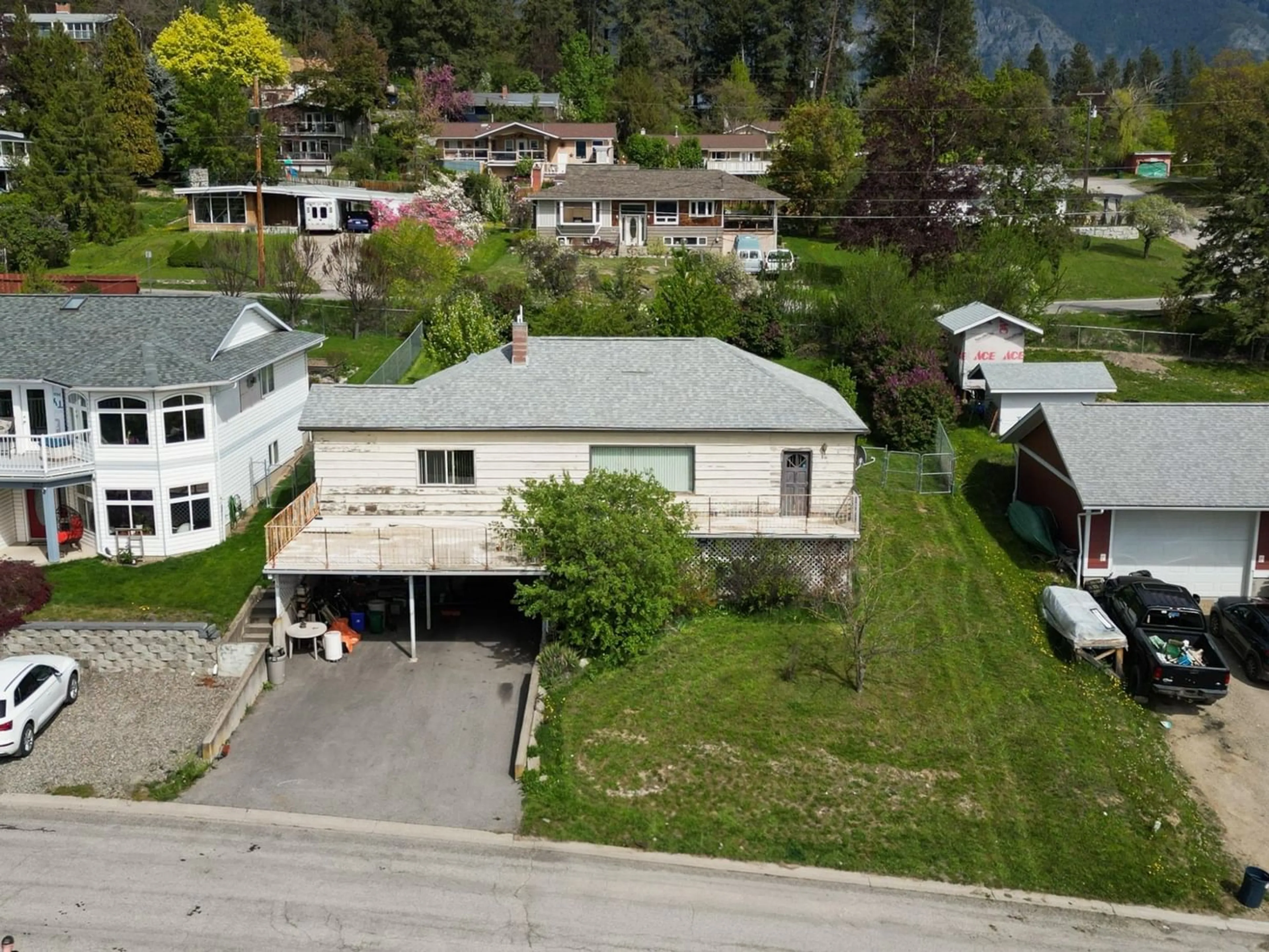 Frontside or backside of a home for 216 21ST AVENUE N, Creston British Columbia V0B1G5