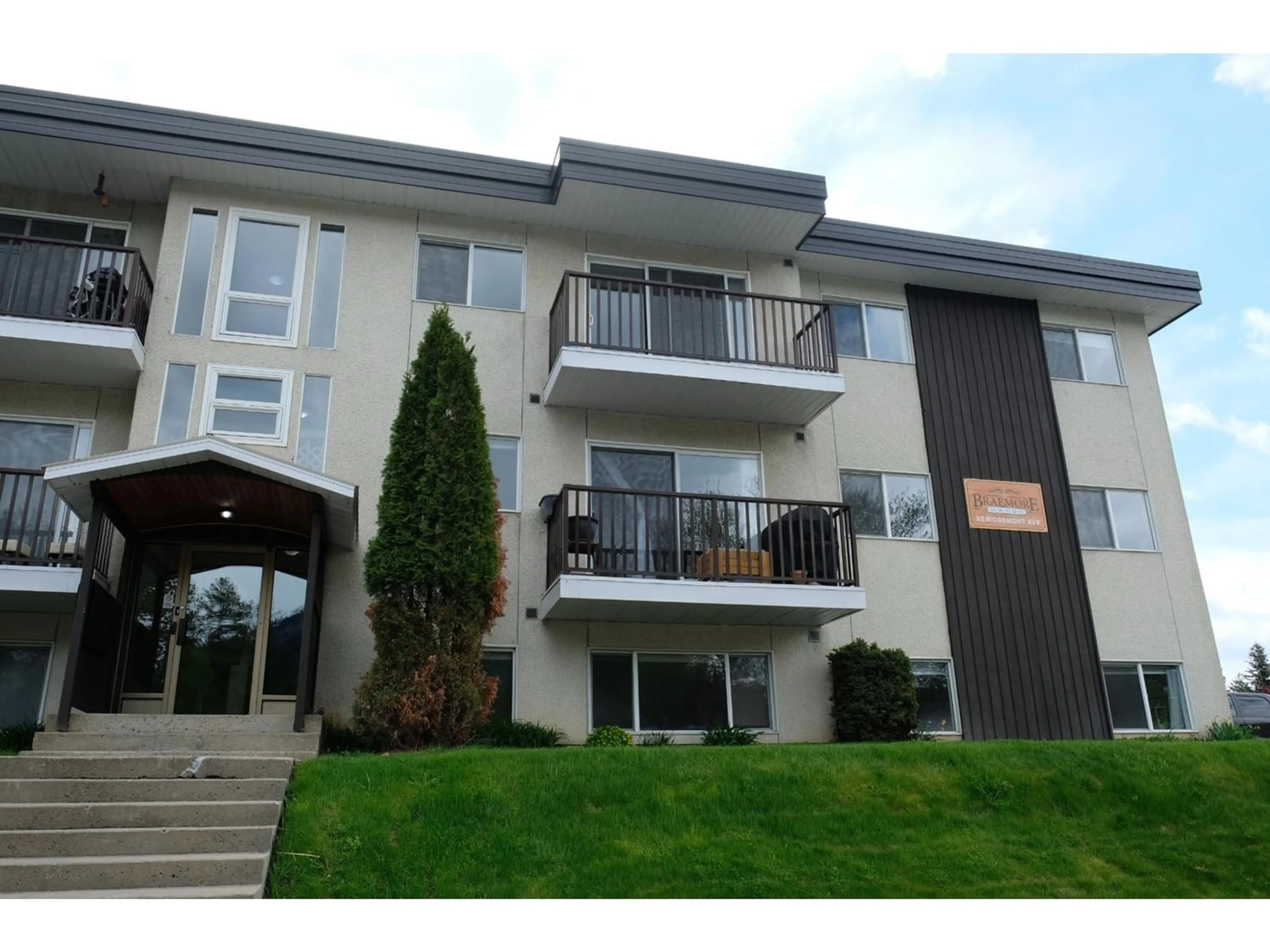 A pic from exterior of the house or condo for 206 - 30 RIDGEMONT AVENUE, Fernie British Columbia V0B1M2