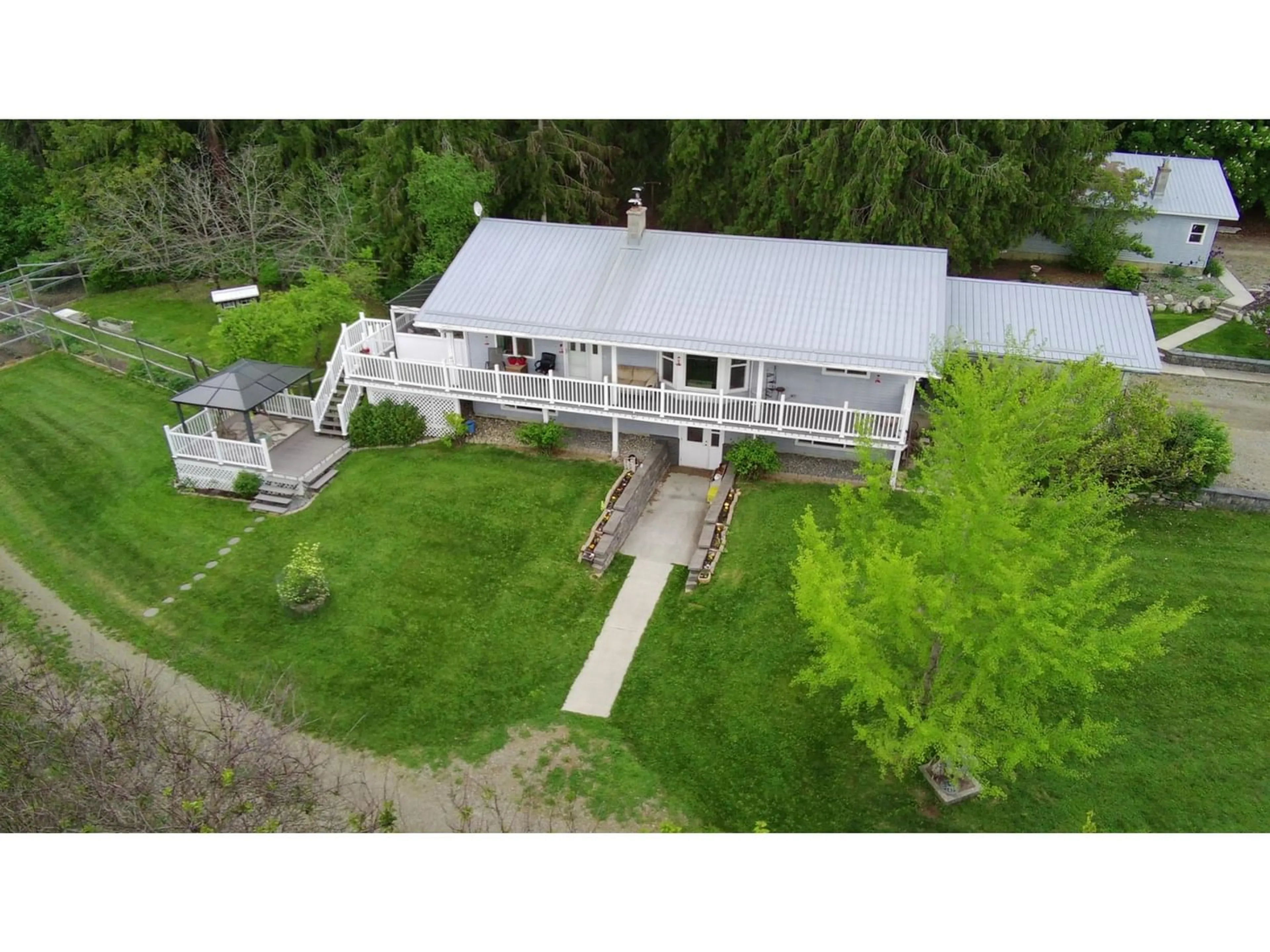 Frontside or backside of a home for 3635 PHILLIPS RD, Creston British Columbia V0B1G2