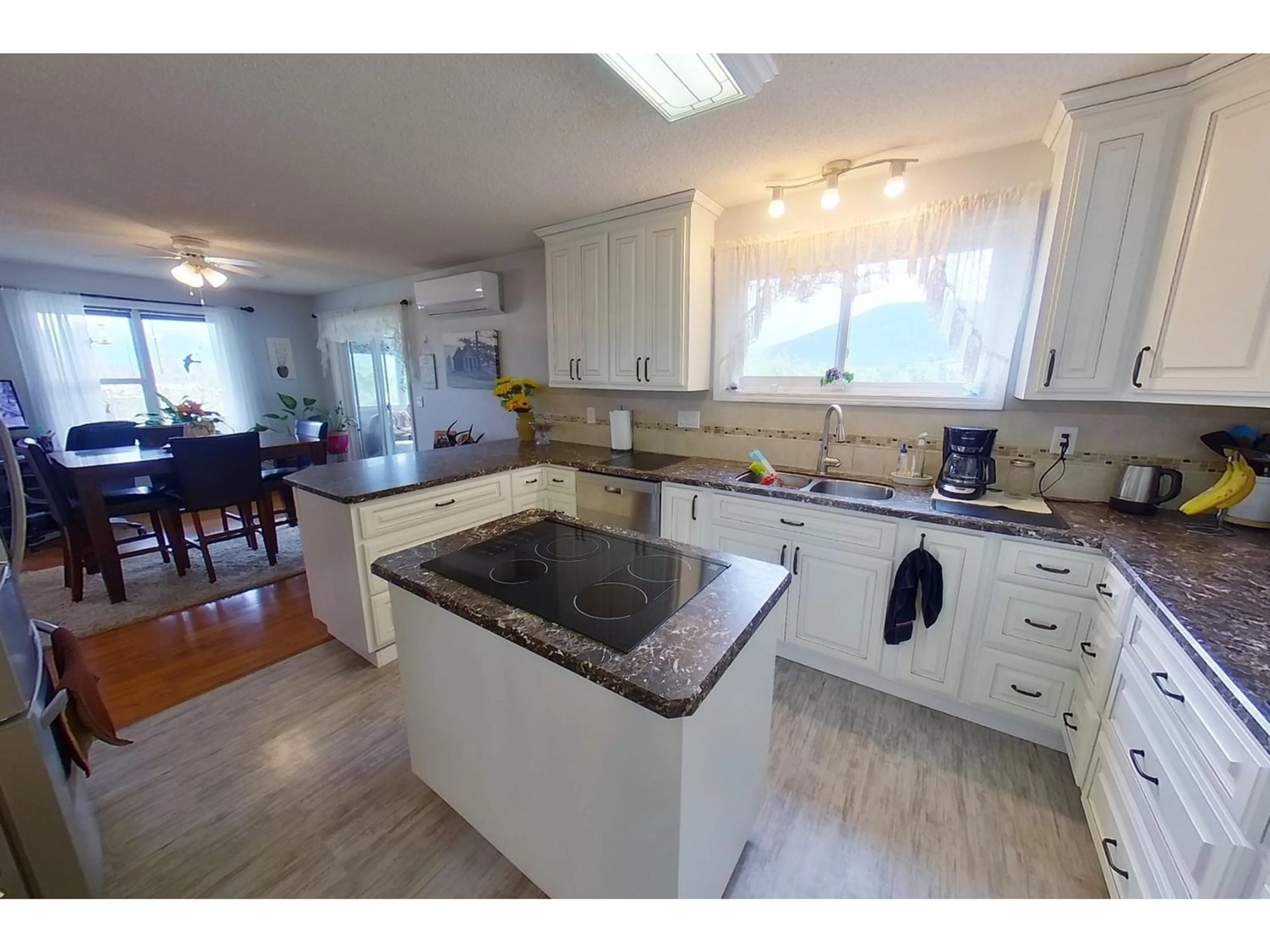 Open concept kitchen for 3635 PHILLIPS Road, Creston British Columbia V0B1G2