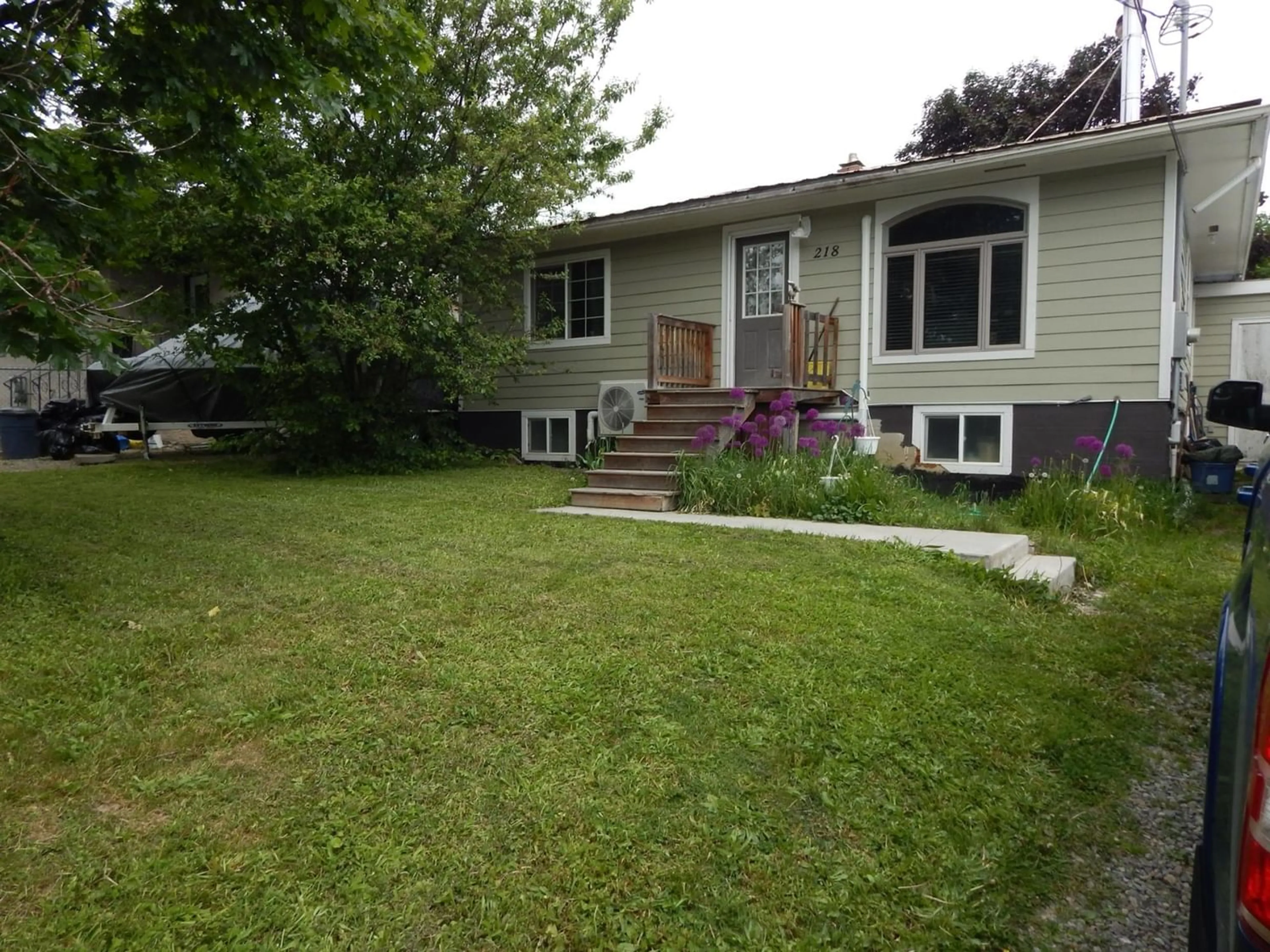 Frontside or backside of a home for 218 21ST AVENUE S, Creston British Columbia V0B1G5