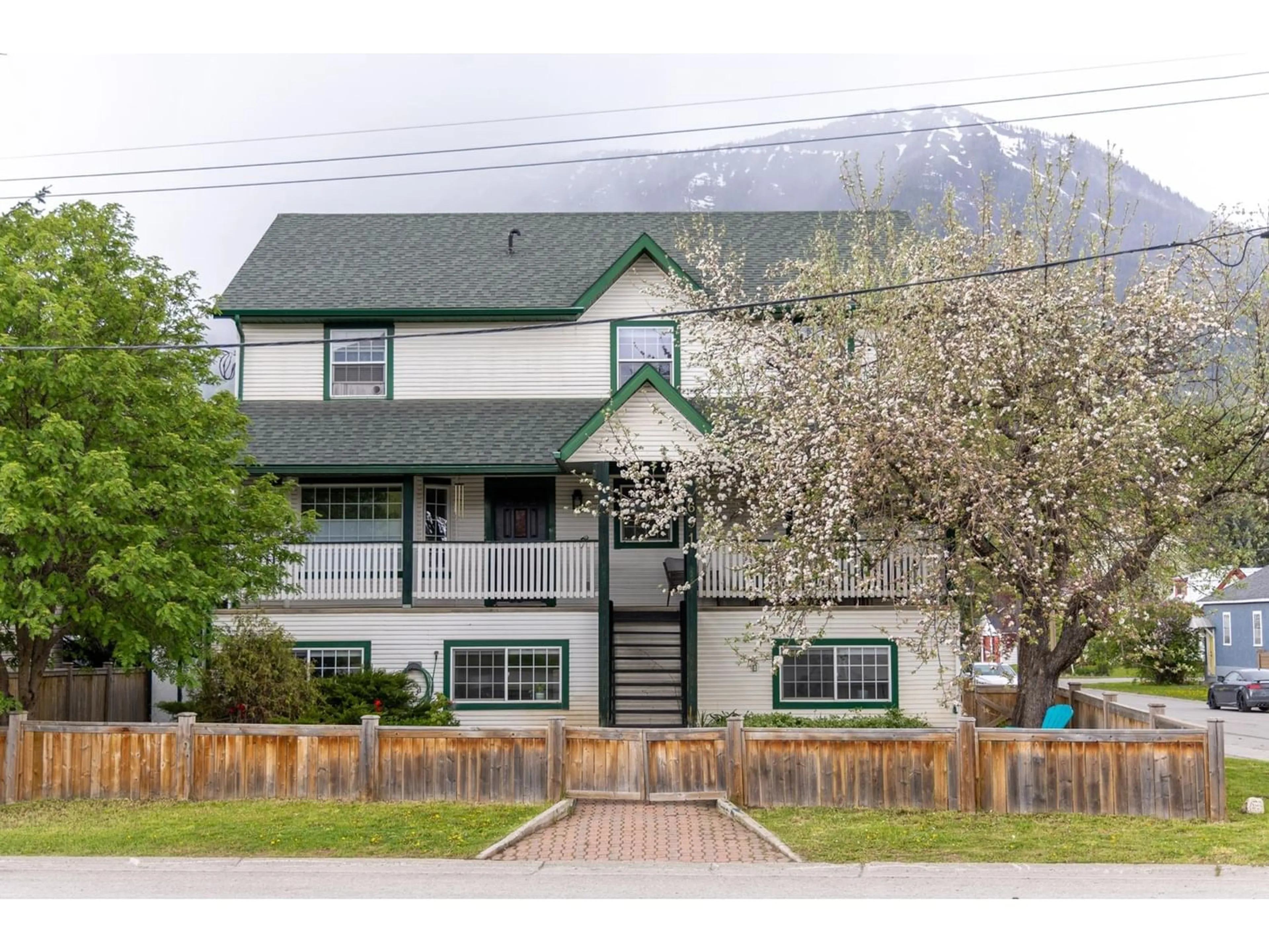 Frontside or backside of a home for 691 7TH AVENUE, Fernie British Columbia V0B1M0