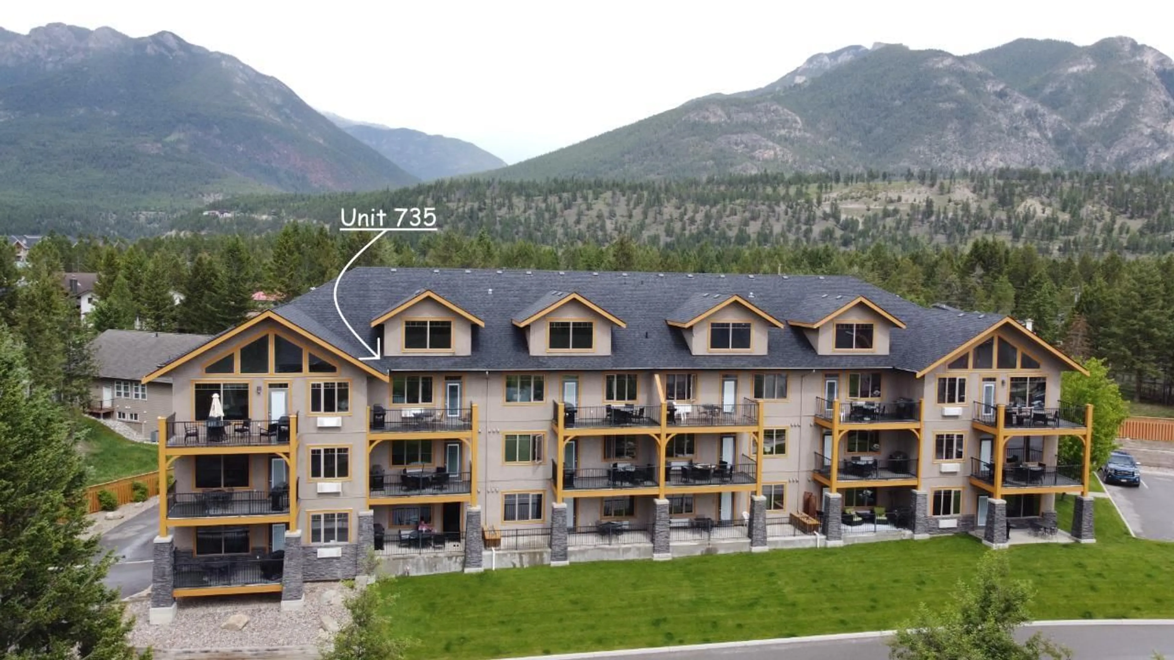 A pic from exterior of the house or condo for 735 O - 700 BIGHORN BOULEVARD, Radium Hot Springs British Columbia V0A1M0