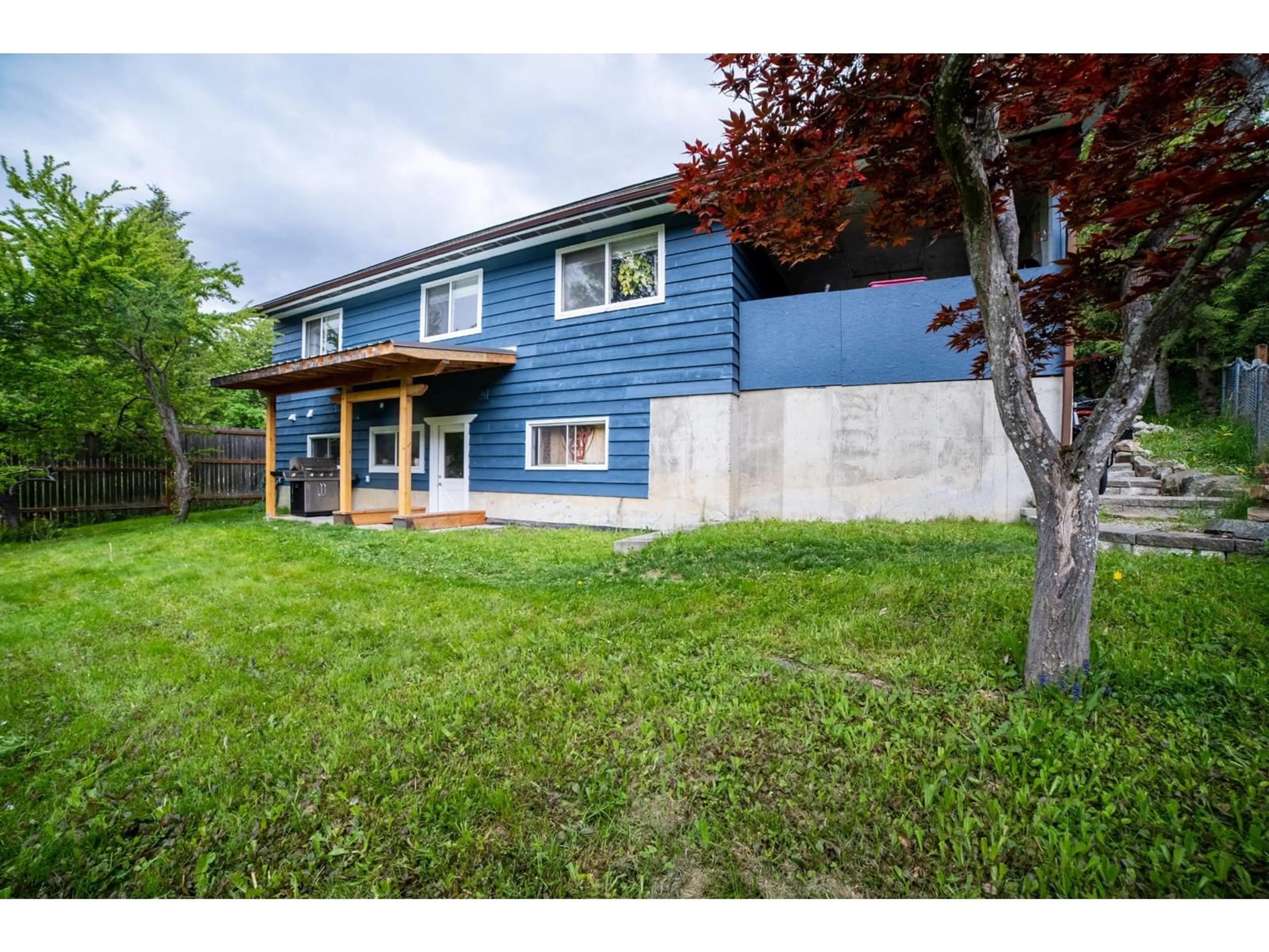 Cottage for 1914 CREEK STREET, Nelson British Columbia V1L1M7