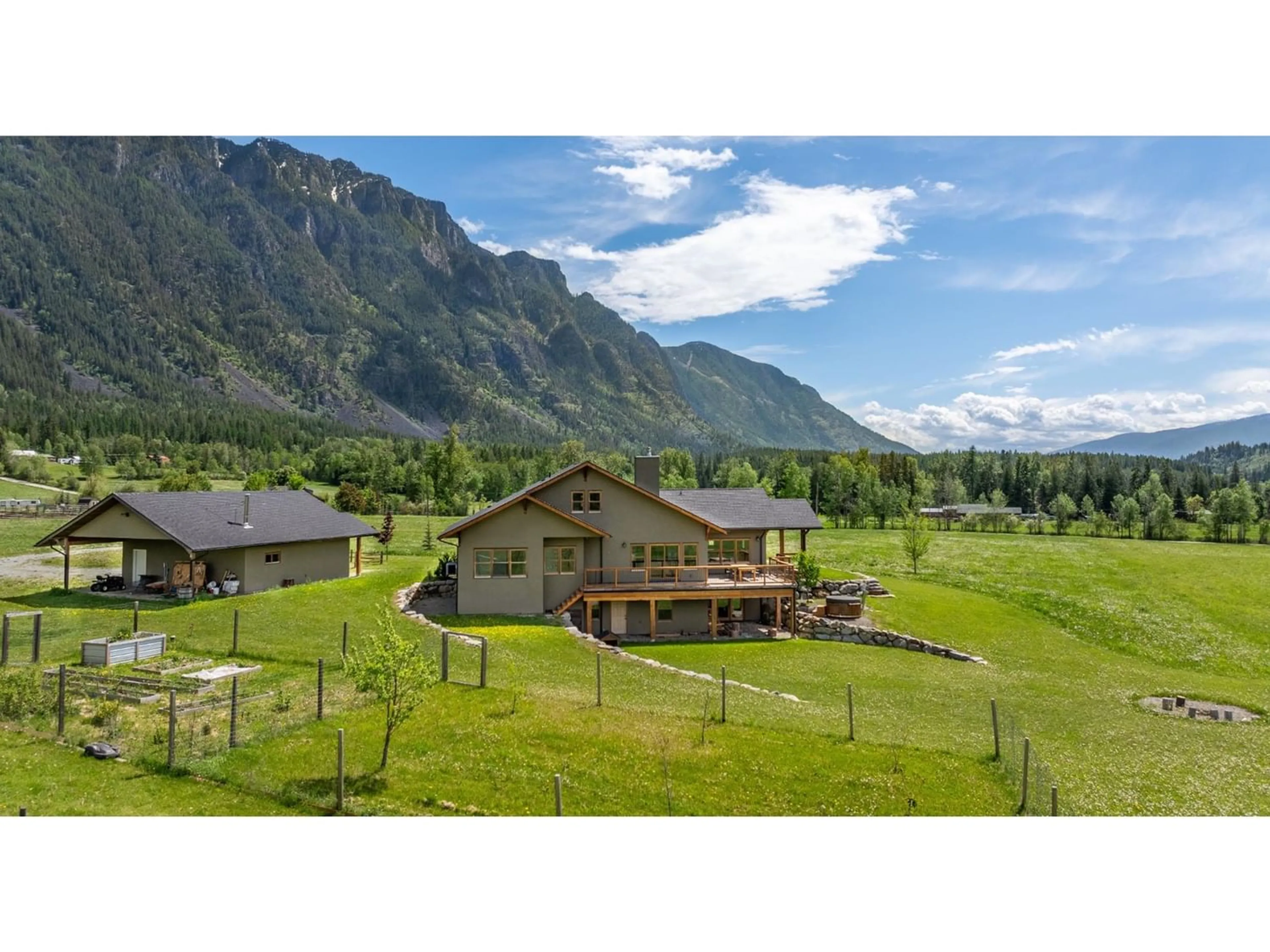 Outside view for 4720 36TH STREET, Canyon British Columbia V0B1C1