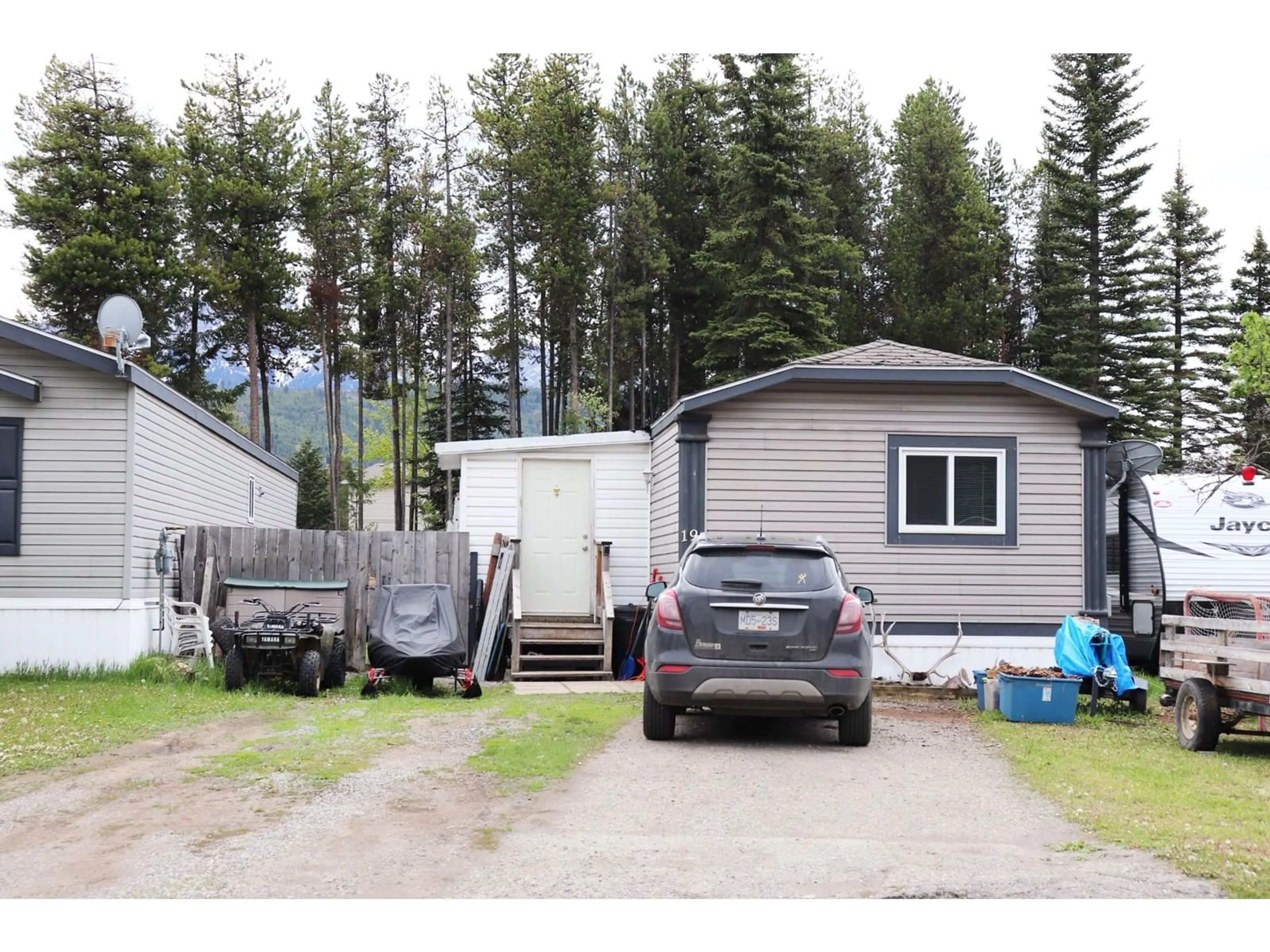 Outside view for 19 CARLING PLACE, Elkford British Columbia V0B1H0