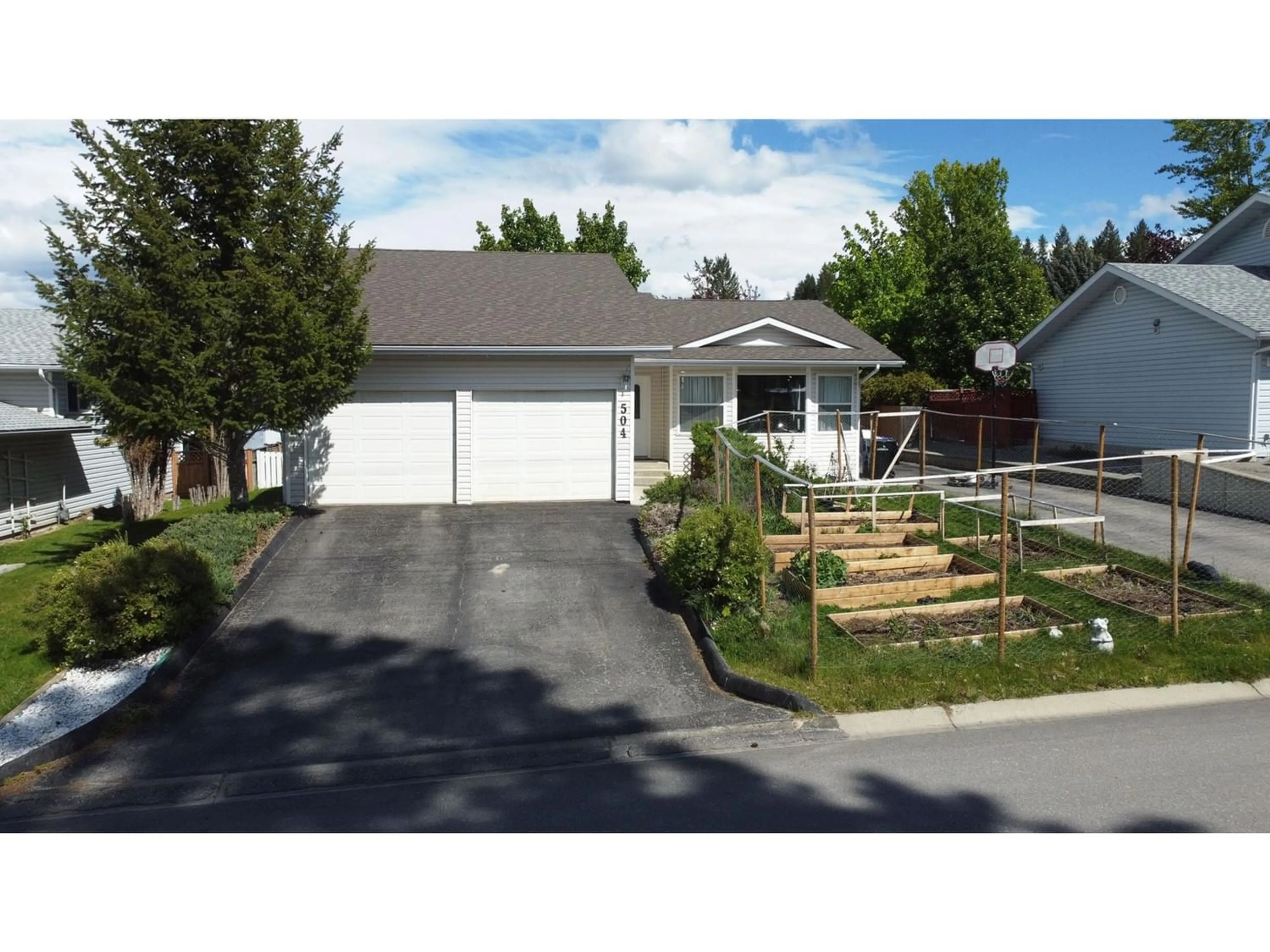 Frontside or backside of a home for 504 30TH AVENUE, Cranbrook British Columbia V1C6H1