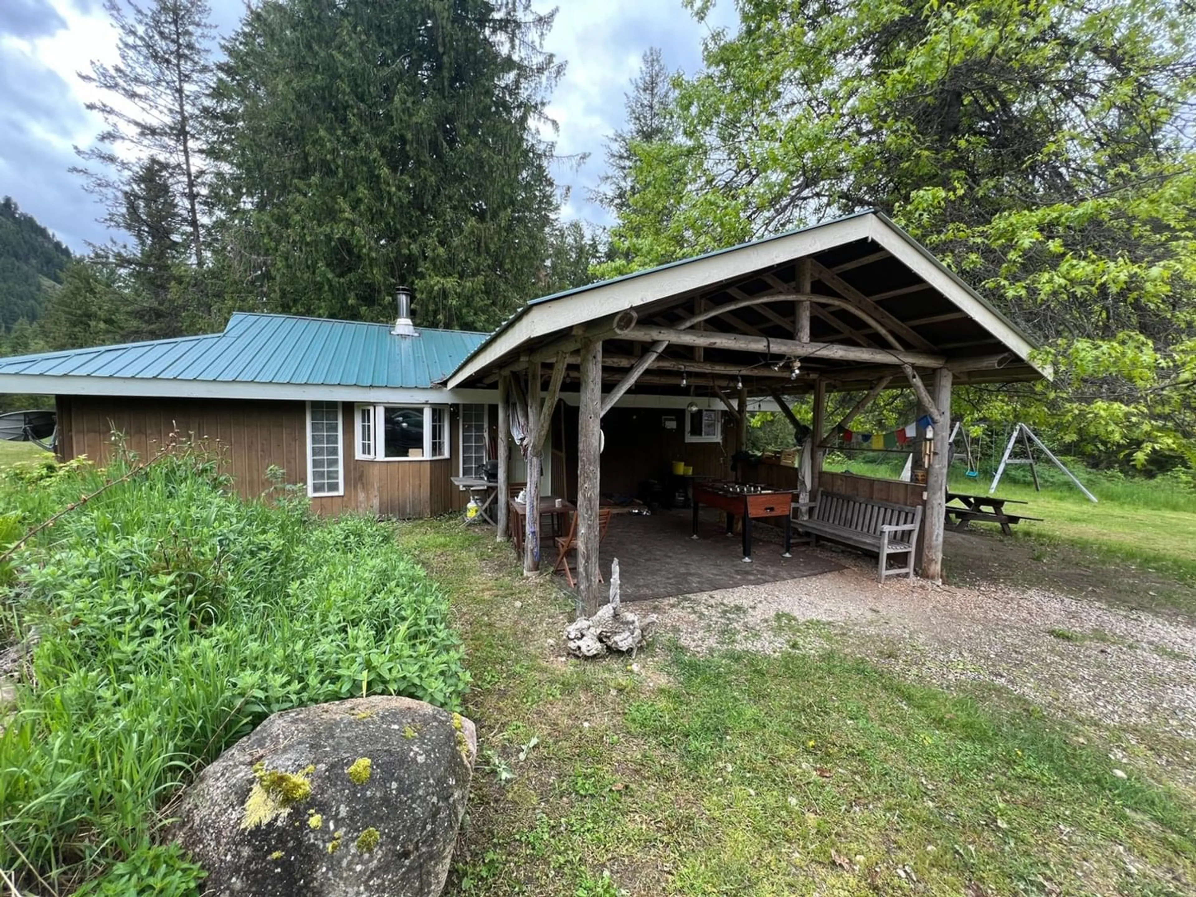 Cottage for 6497 HIGHWAY 6, Appledale British Columbia V0G2J0