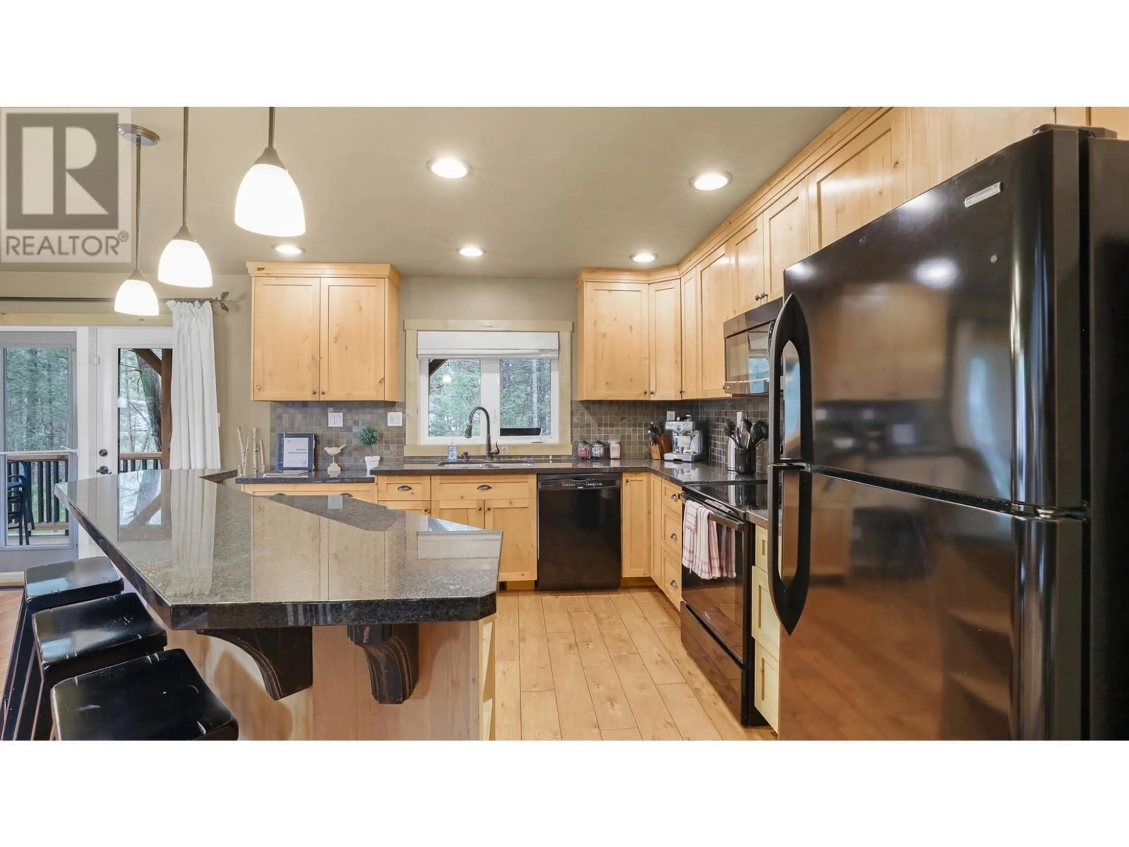 Open concept kitchen, unknown for 21 - 4868 RIVERVIEW DRIVE, Edgewater British Columbia V0A1E0