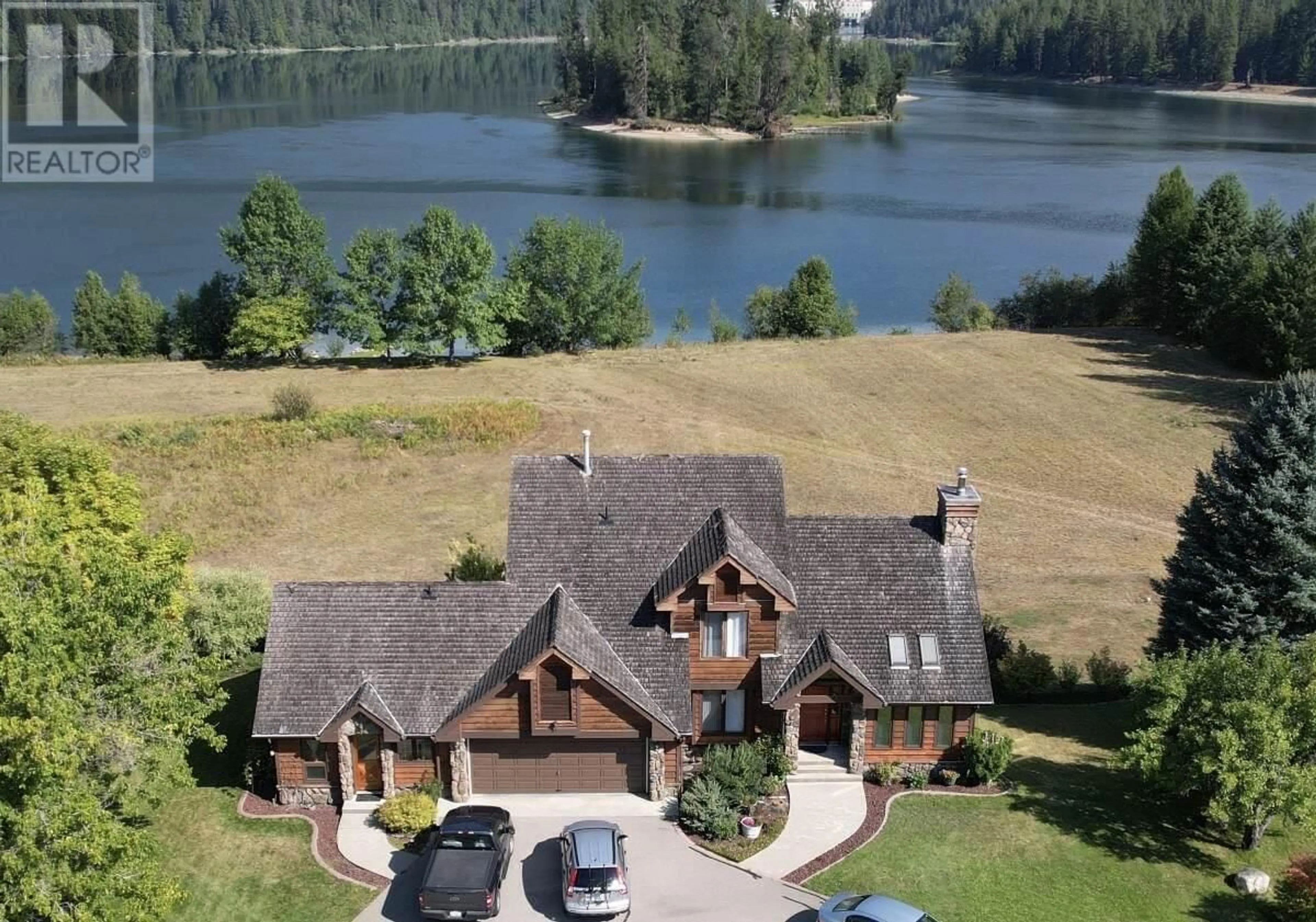 A pic from outside/outdoor area/front of a property/back of a property/a pic from drone, water/lake/river/ocean view for 2719 DAVIDSON ROAD, Shoreacres British Columbia V1N4P9