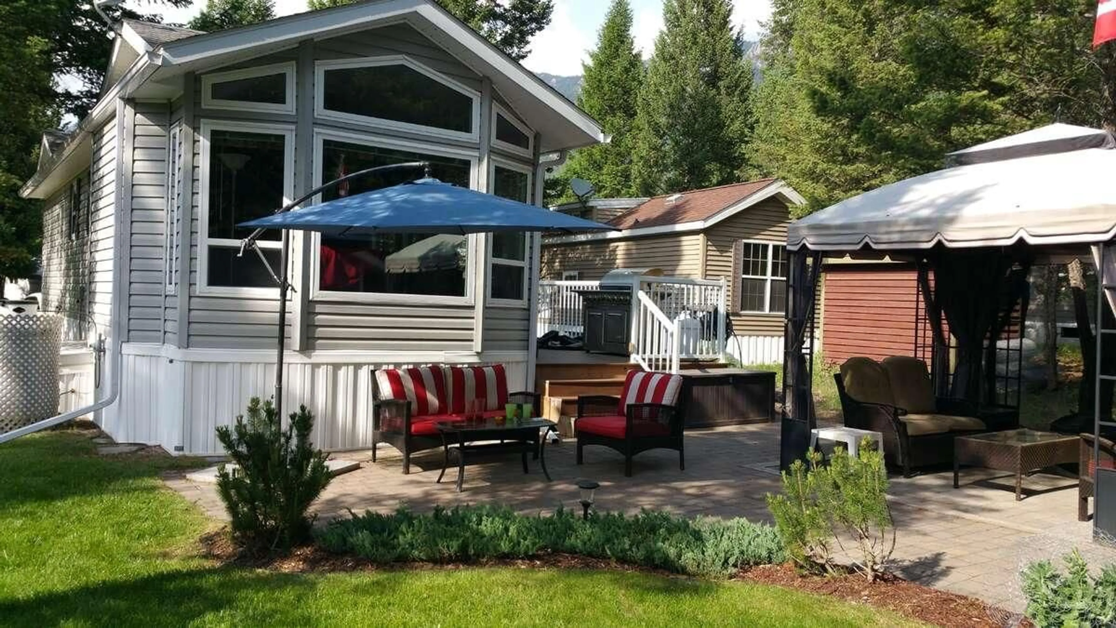 Patio for 4889 LYNX CRESCENT, Radium Hot Springs British Columbia V0A1M0